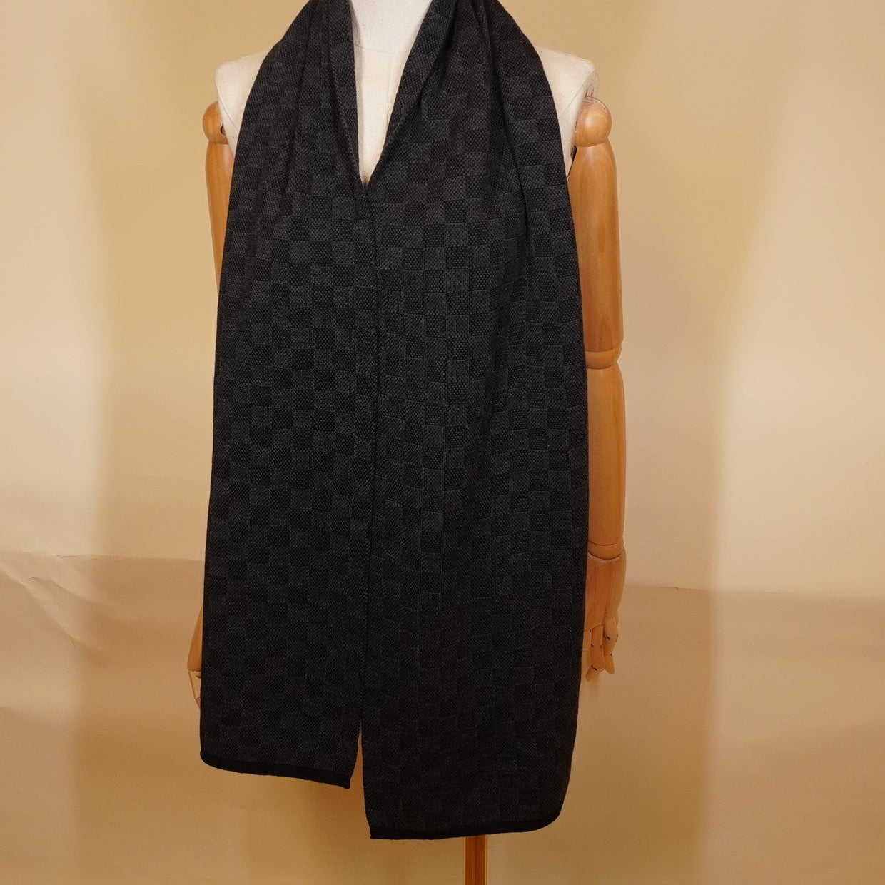 PRE-OWNED LV Damier Graphite Écharpe Petit Wool Scarf