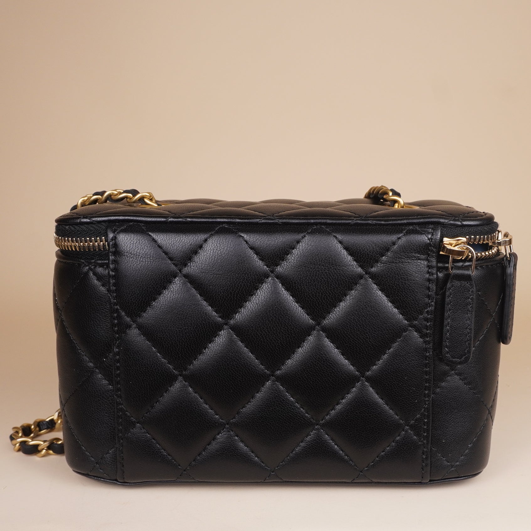 PRE-OWNED CC Lambskin Quilted Resin Vanity Case With Chain Black