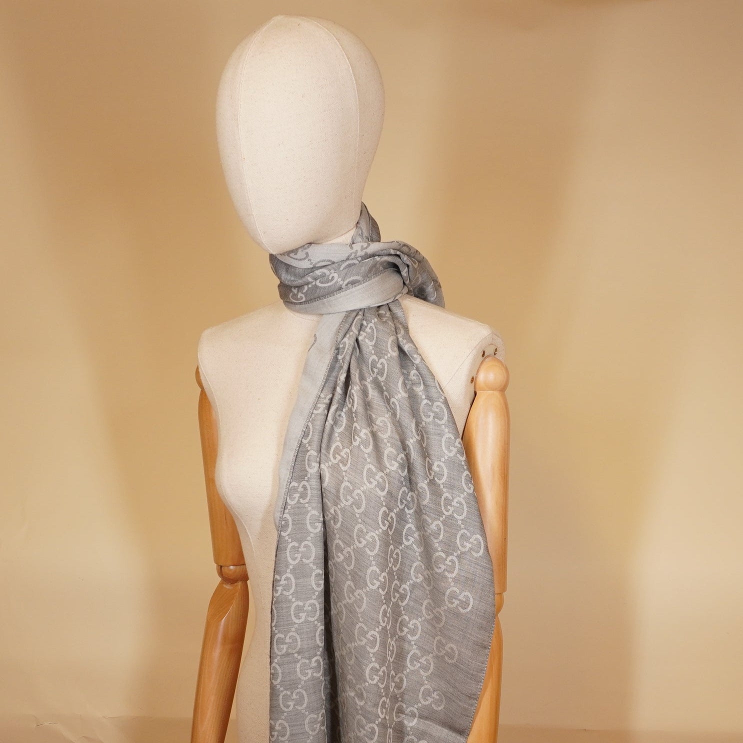 PRE-OWNED GG Grey Jacquard Scarf 