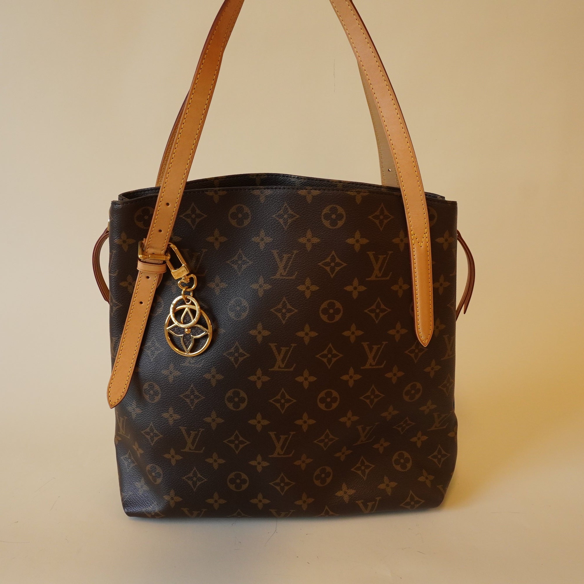 Bolso de hombro Voltaire de lona con monograma LV USADO