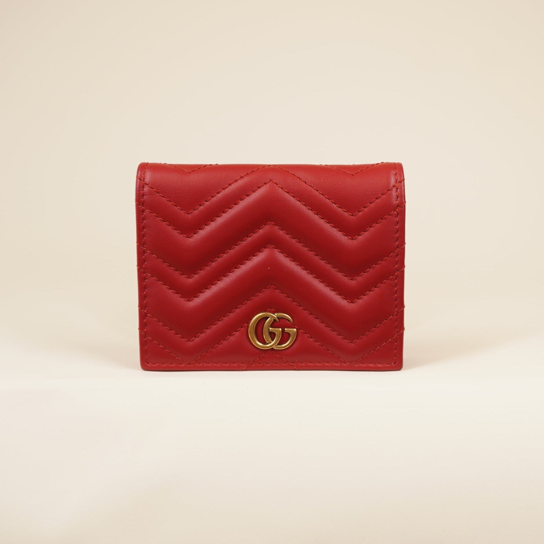 PRE-OWNED GG Red Calfskin Matelasse GG Marmont Card Case Wallet Hibiscus