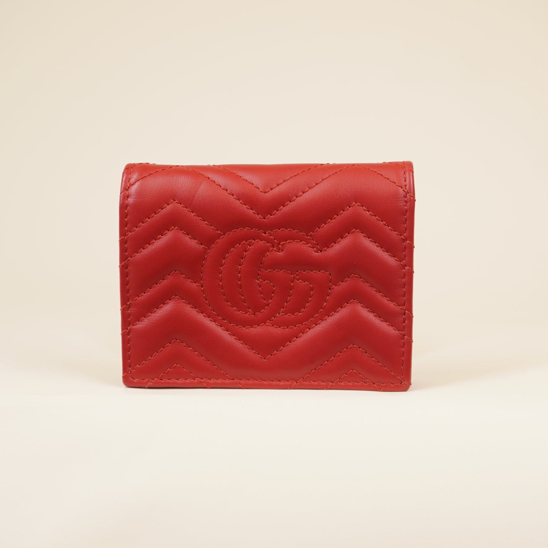 PRE-OWNED GG Red Calfskin Matelasse GG Marmont Card Case Wallet Hibiscus