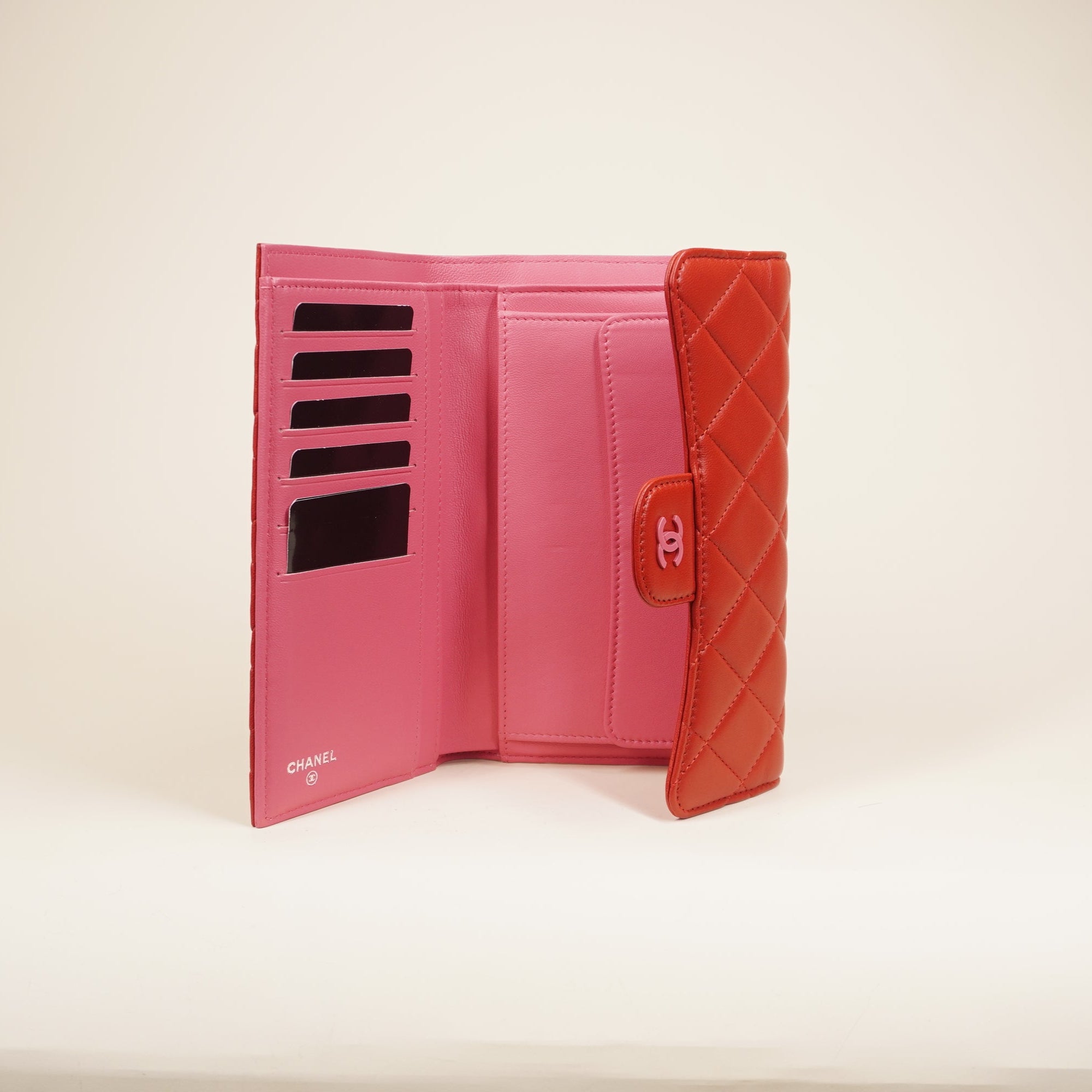 PRE-OWNED Caviar Quilted Large Gusset Flap Wallet Red