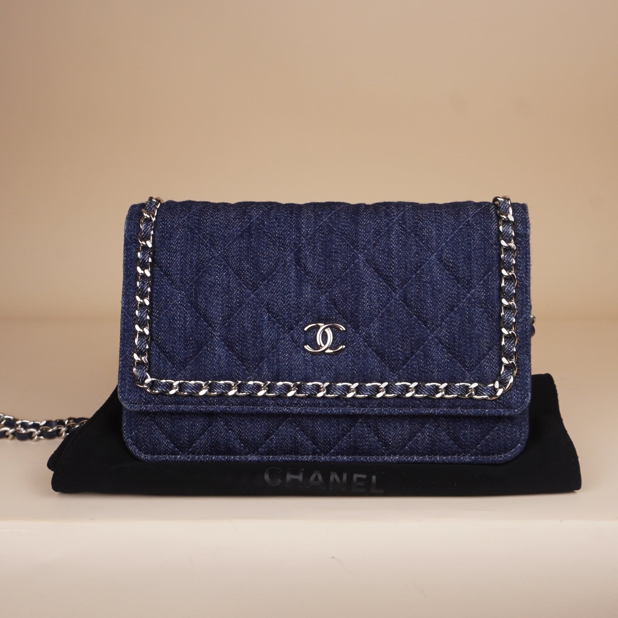 PRE-OWNED CC Dark Blue Denim Silver Hardware Wallet on Chain WOC