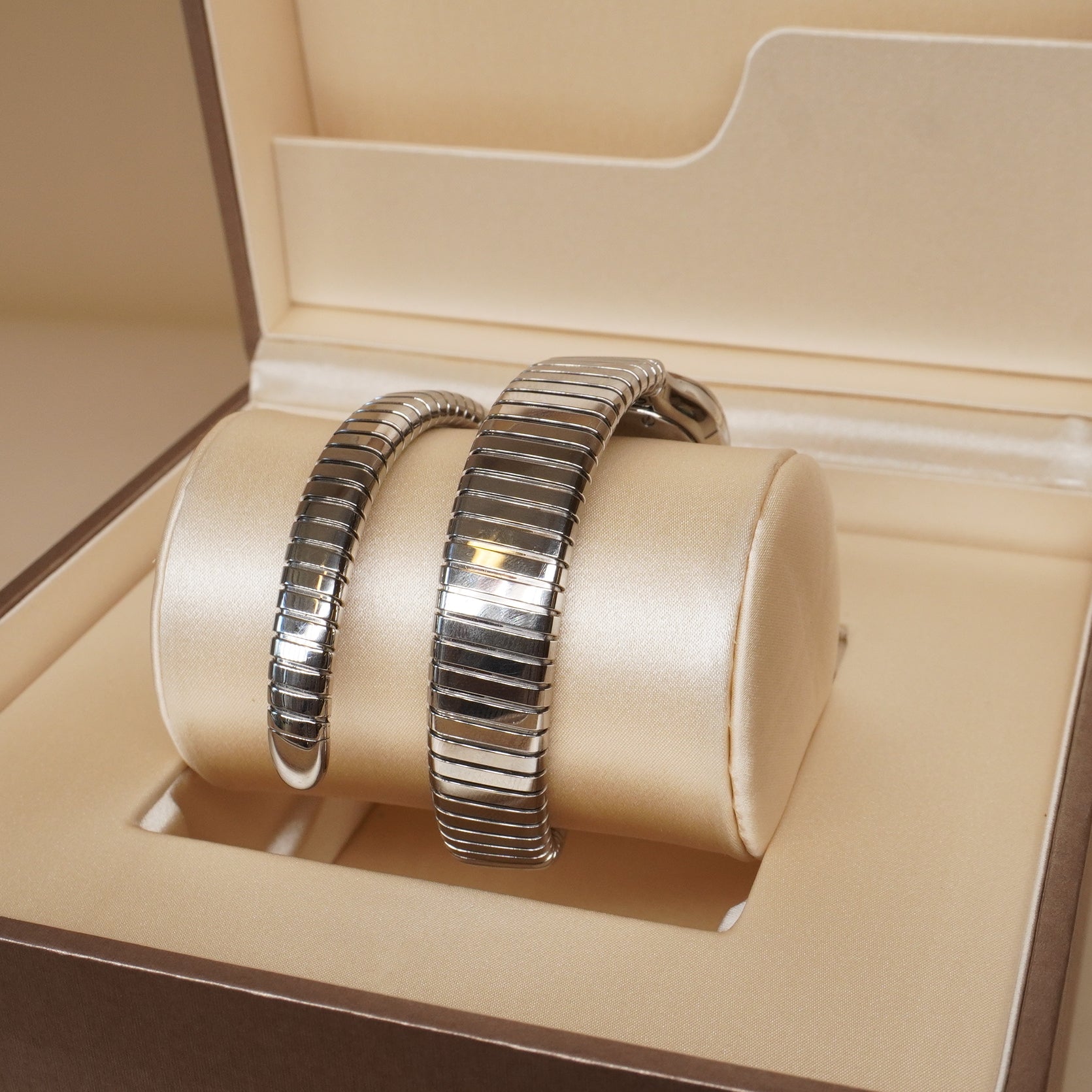 PRE-OWNED Stainless Steel Diamond Bezel 35mm Serpenti Tubogas Quartz Watch
