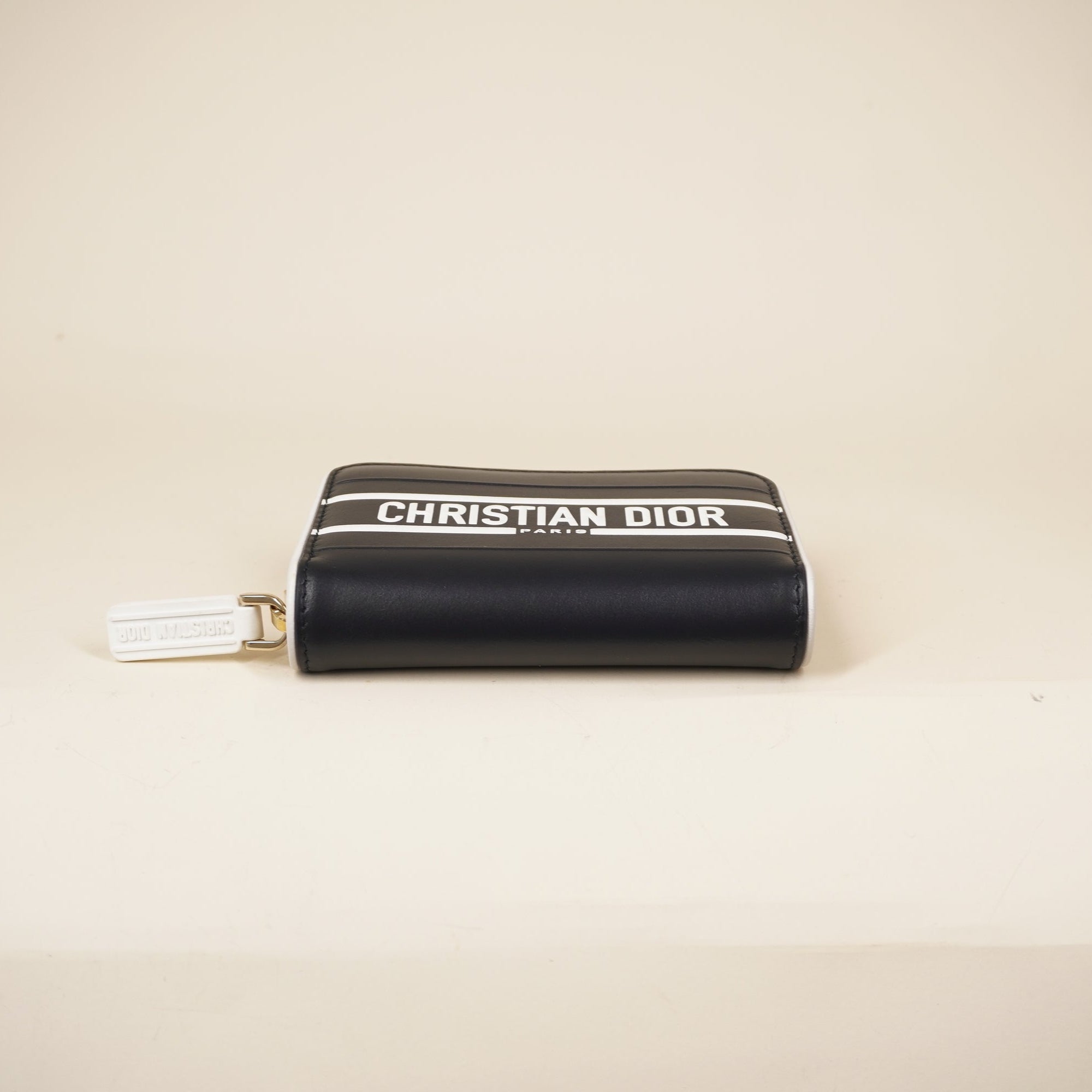 PRE-OWNED  Calfskin Vibe Voyageur Card Holder Navy White