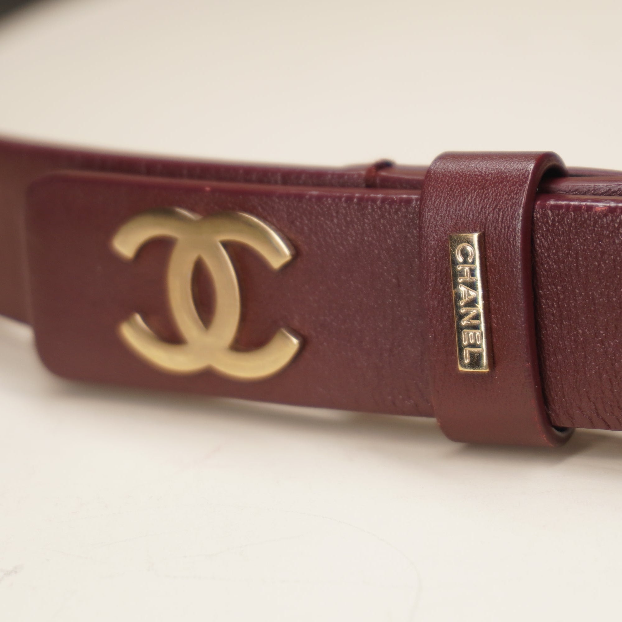 PRE-OWNED CC Calfskin and metal Burgundy Belt 80/32