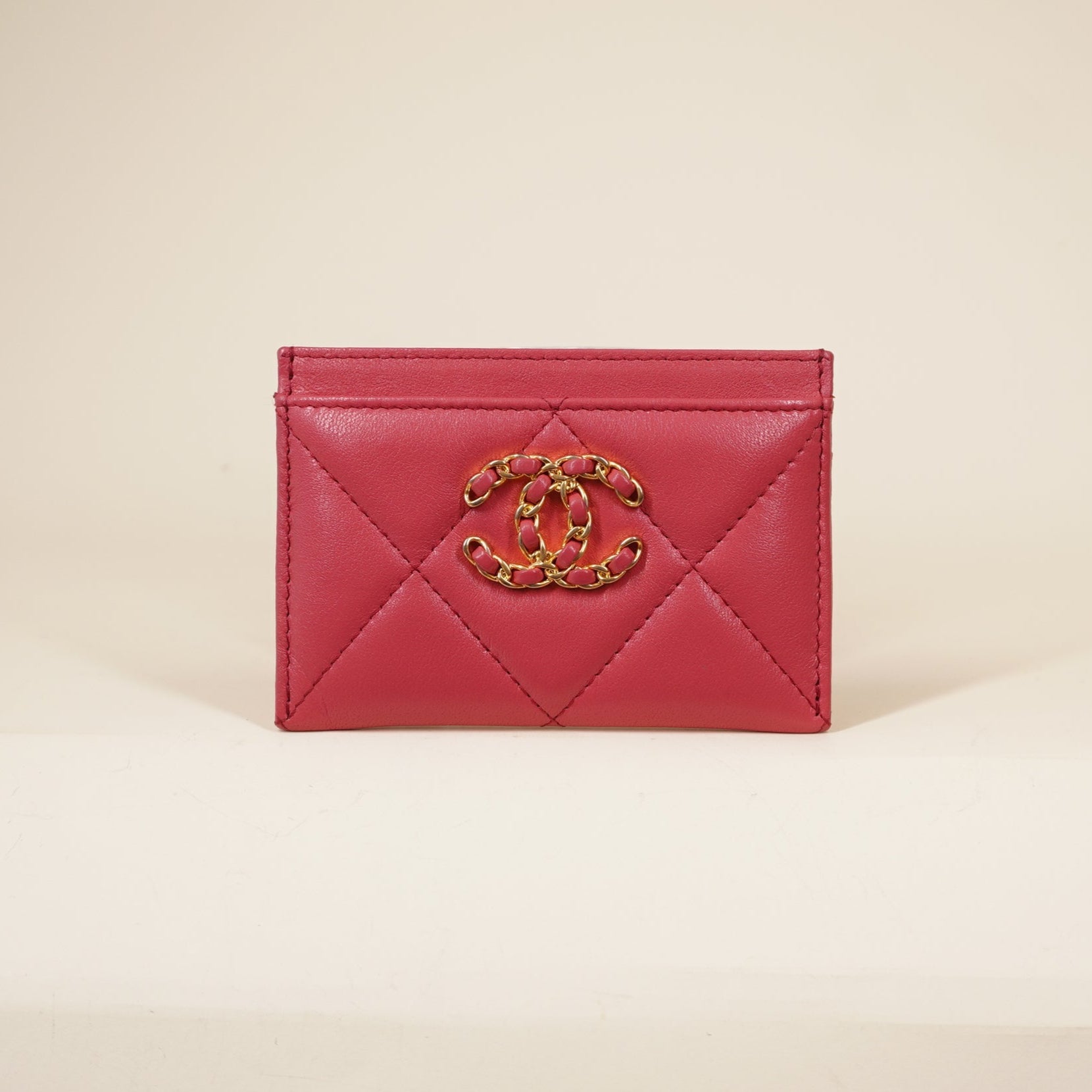 PRE-OWNED  Lambskin Quilted Chanel 19 Card Holder Dark Pink