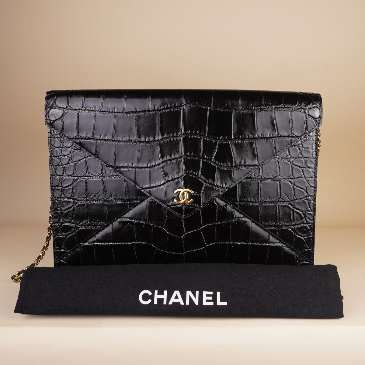 PRE-OWNED CC Calfskin Crocodile Embossed Croc Illusion Clutch With Chain Black