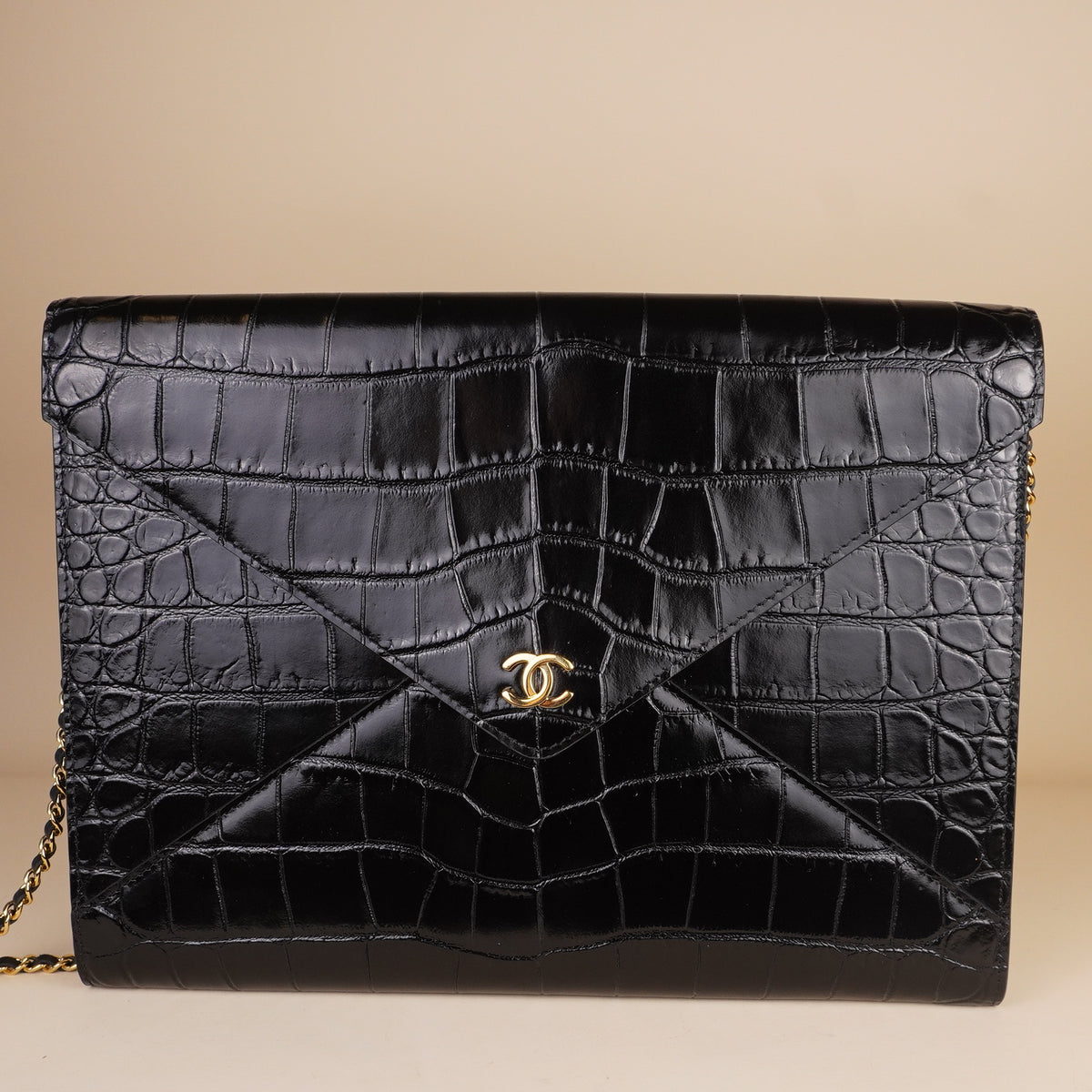 PRE-OWNED CC Calfskin Crocodile Embossed Croc Illusion Clutch With Chain Black
