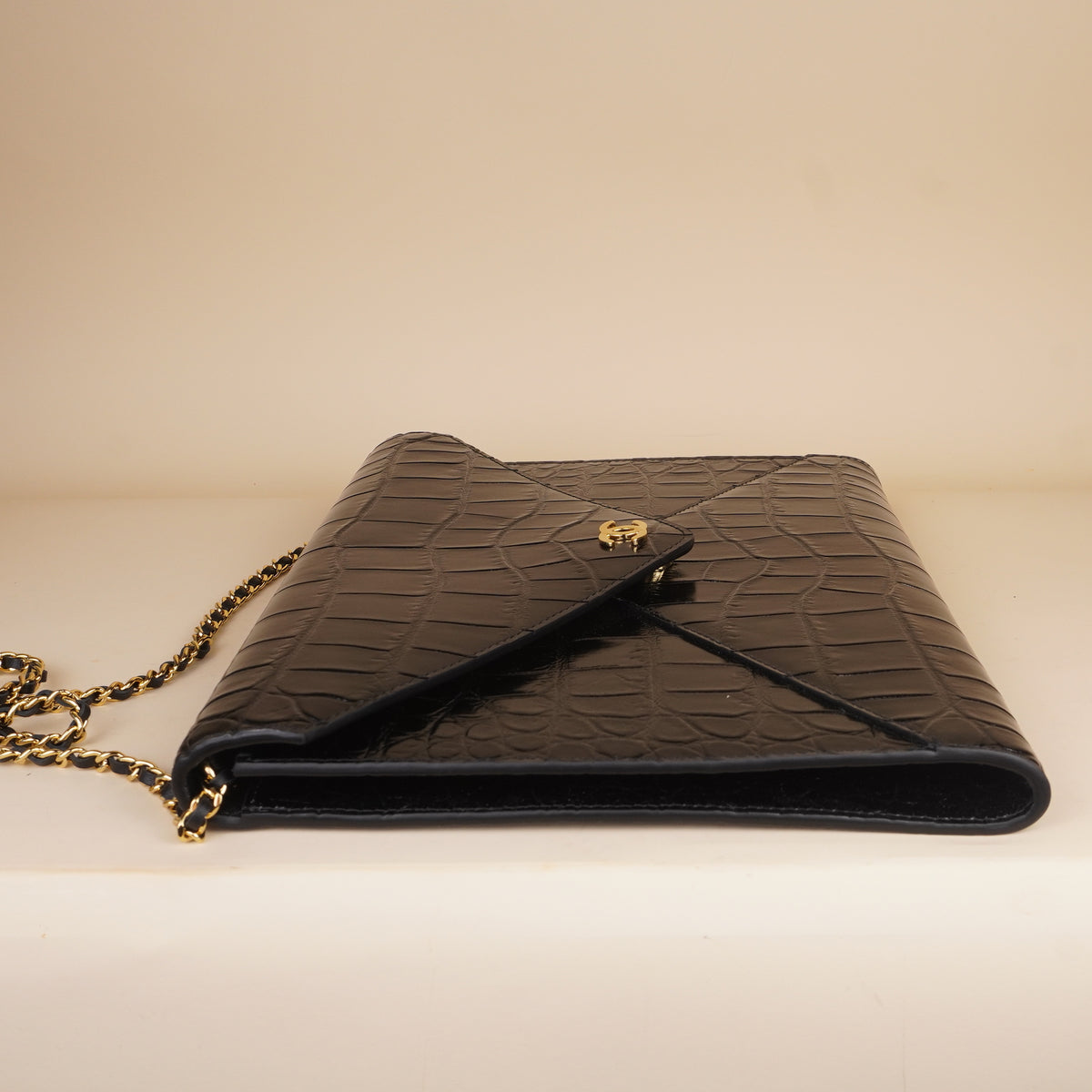 PRE-OWNED CC Calfskin Crocodile Embossed Croc Illusion Clutch With Chain Black