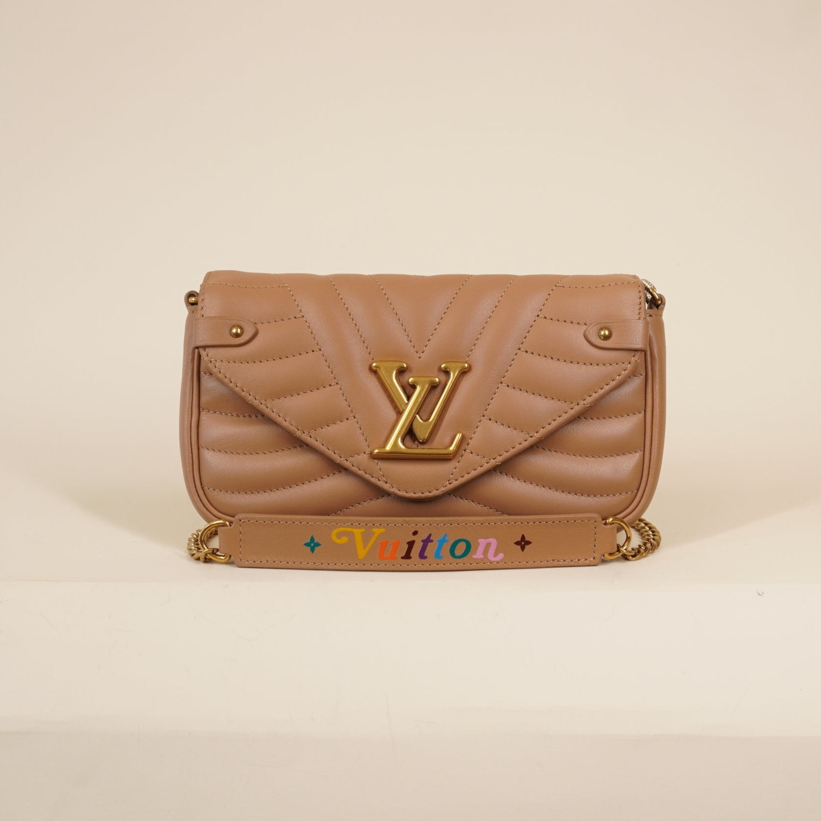 PRE-OWNED LV Calfskin New Wave Chain Pochette Arizona