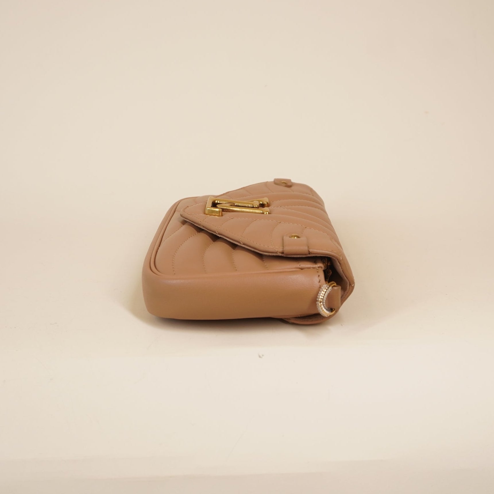 PRE-OWNED LV Calfskin New Wave Chain Pochette Arizona