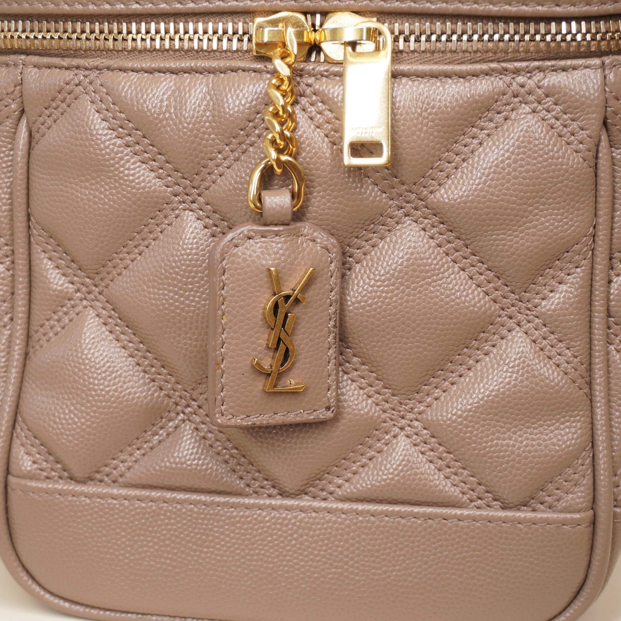 PRE-OWNED Grain de Poudre Quilted 80's Vanity Bag Beige