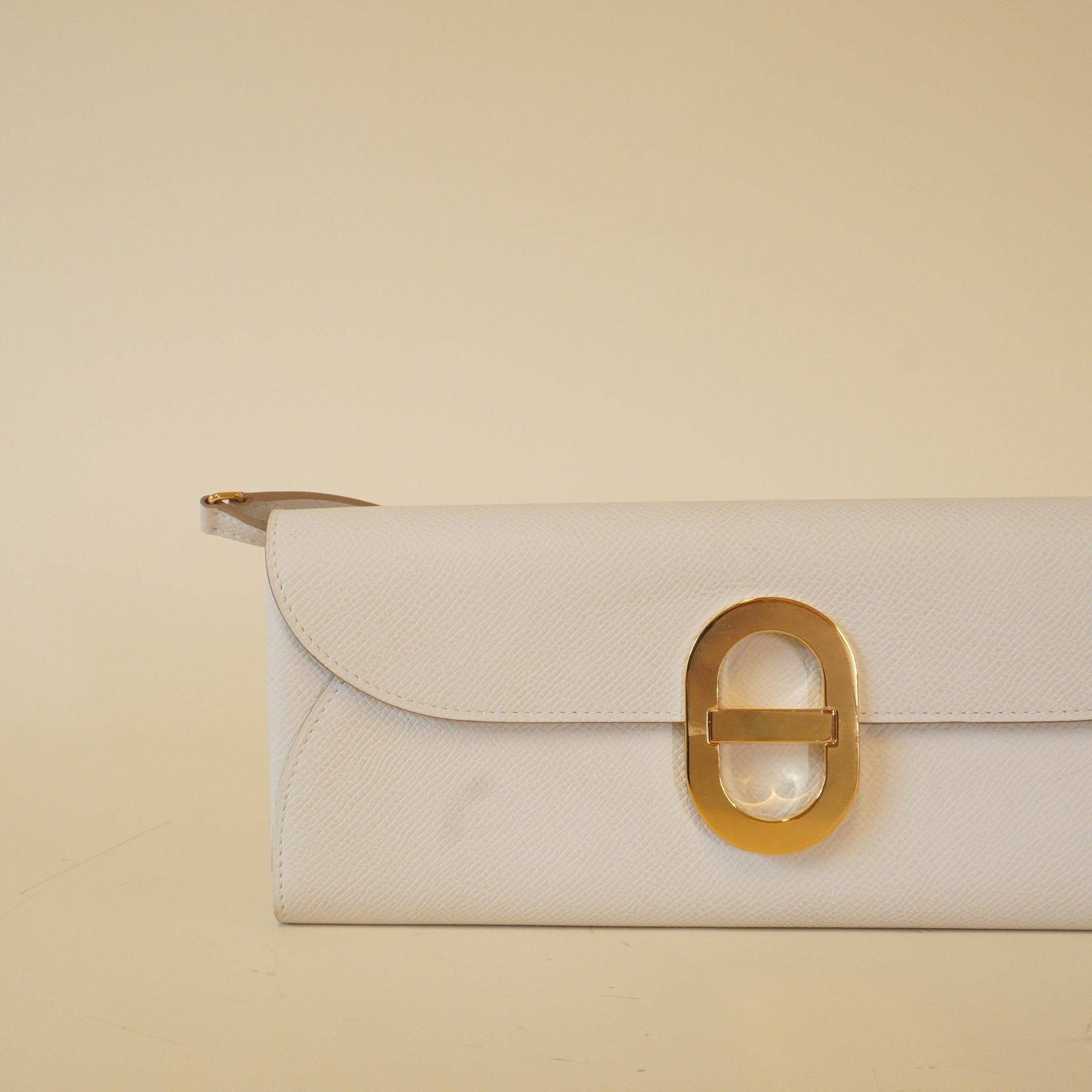 PRE-OWNED White Pearl Chaîne d'Ancre Too Go Shoulder Bag