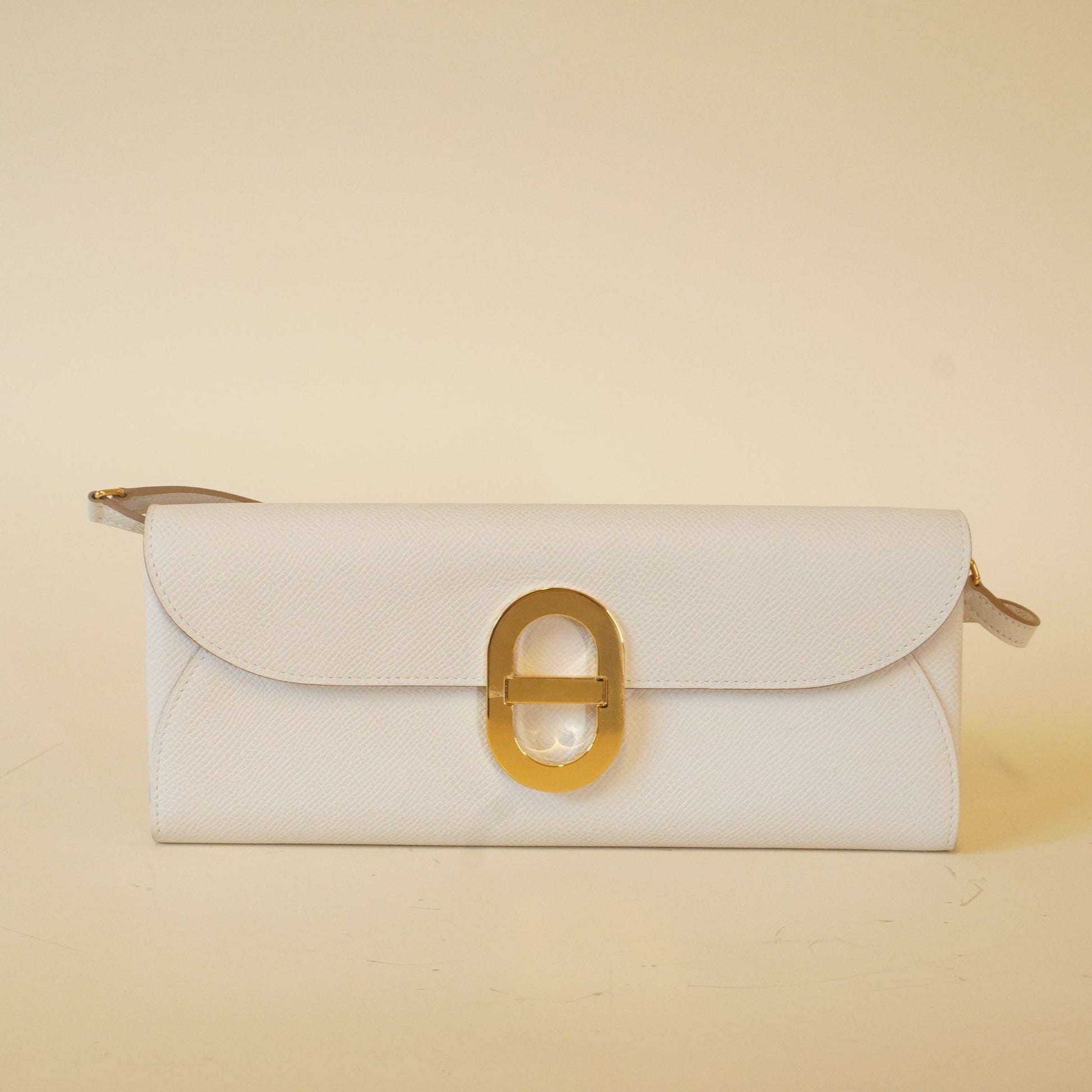 PRE-OWNED White Pearl Chaîne d'Ancre Too Go Shoulder Bag