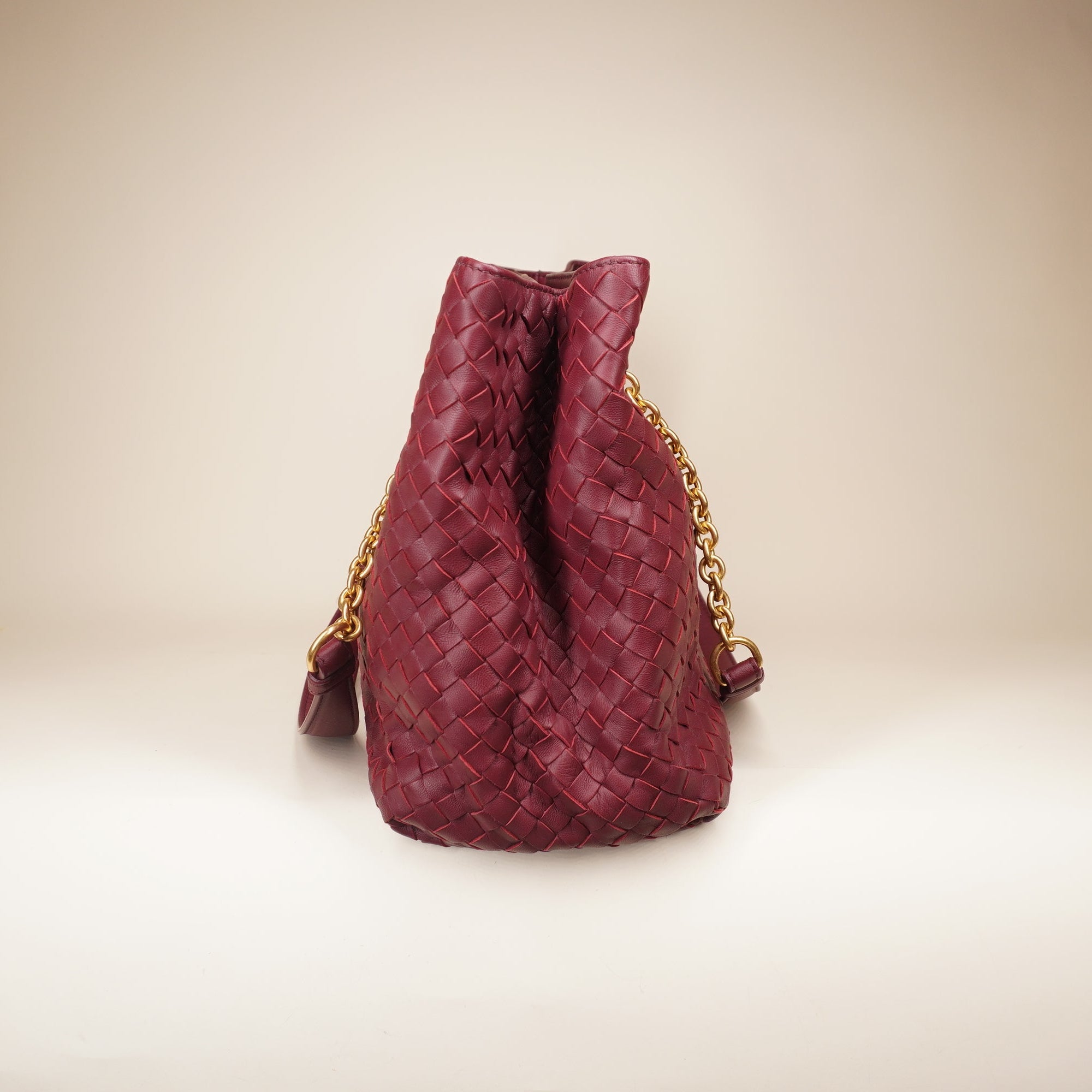 PRE-OWNED Intrecciato Chain Tote Medium Burgund Shoulder Bag