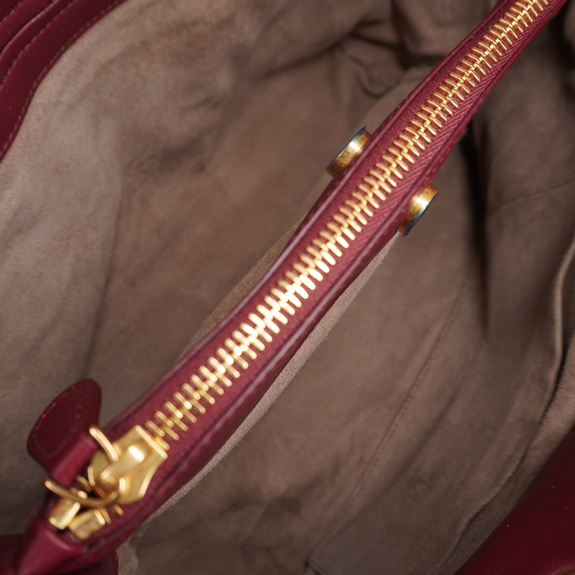PRE-OWNED Intrecciato Chain Tote Medium Burgund Shoulder Bag