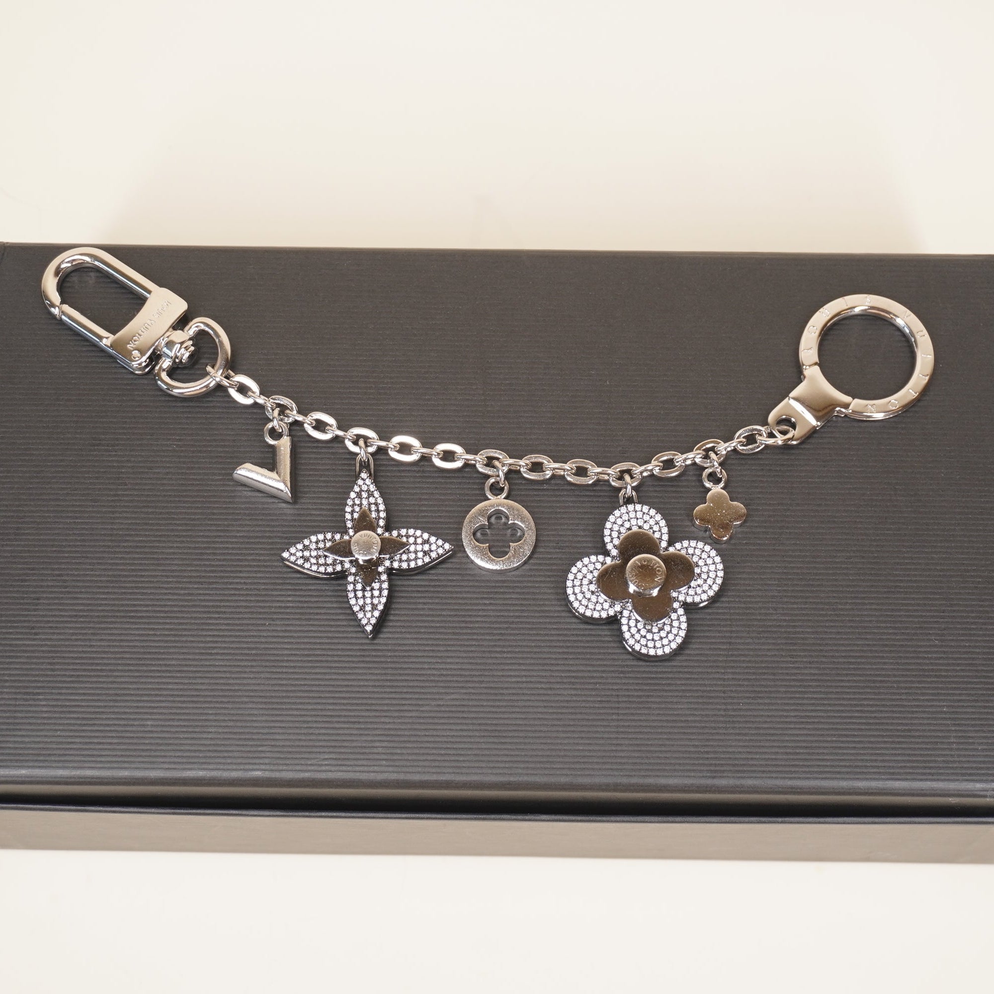 PRE-OWNED Bijoux Sac Bag Charm metal Silver