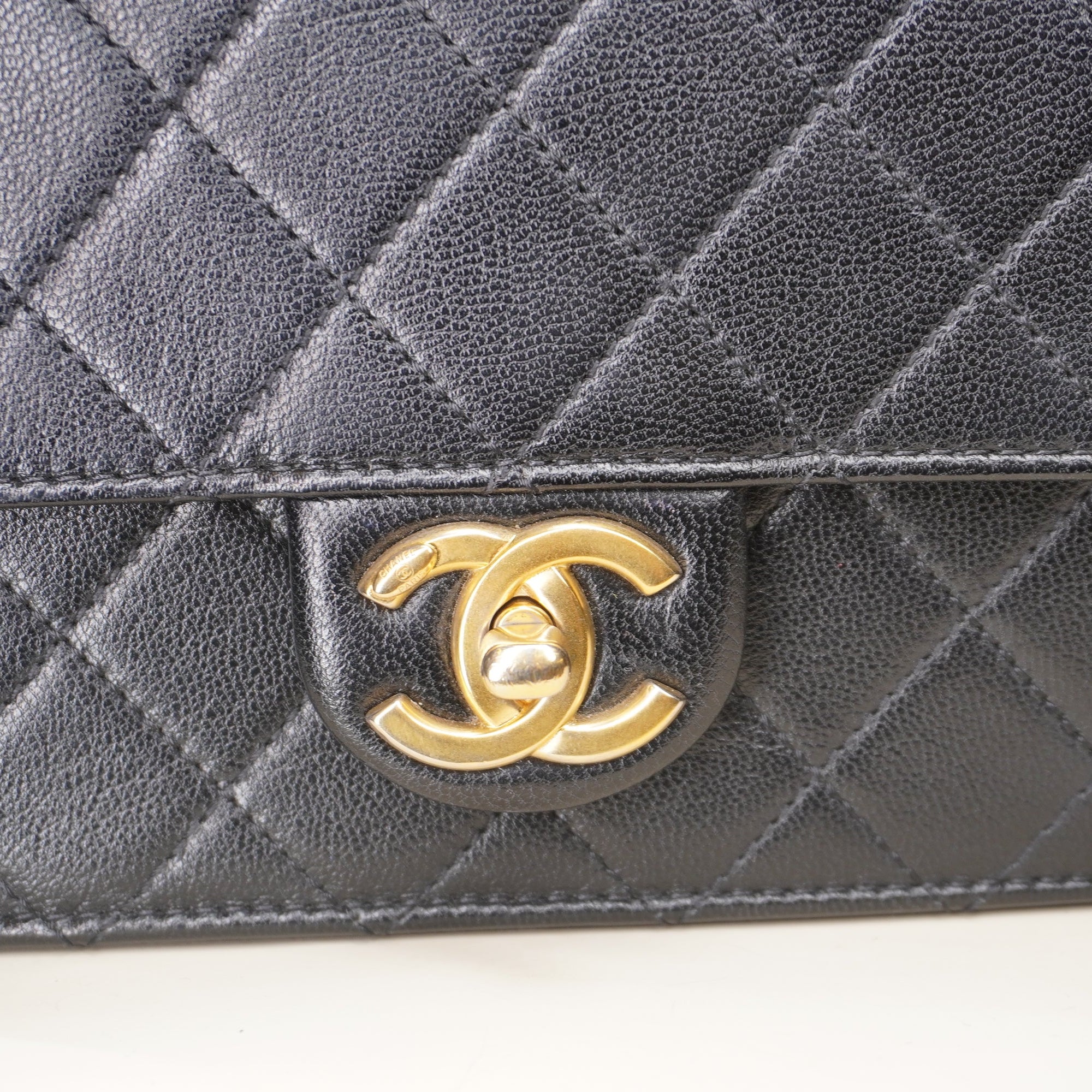 PRE-OWNED CC Lambskin Quilted Small Chic Pearls Flap Black