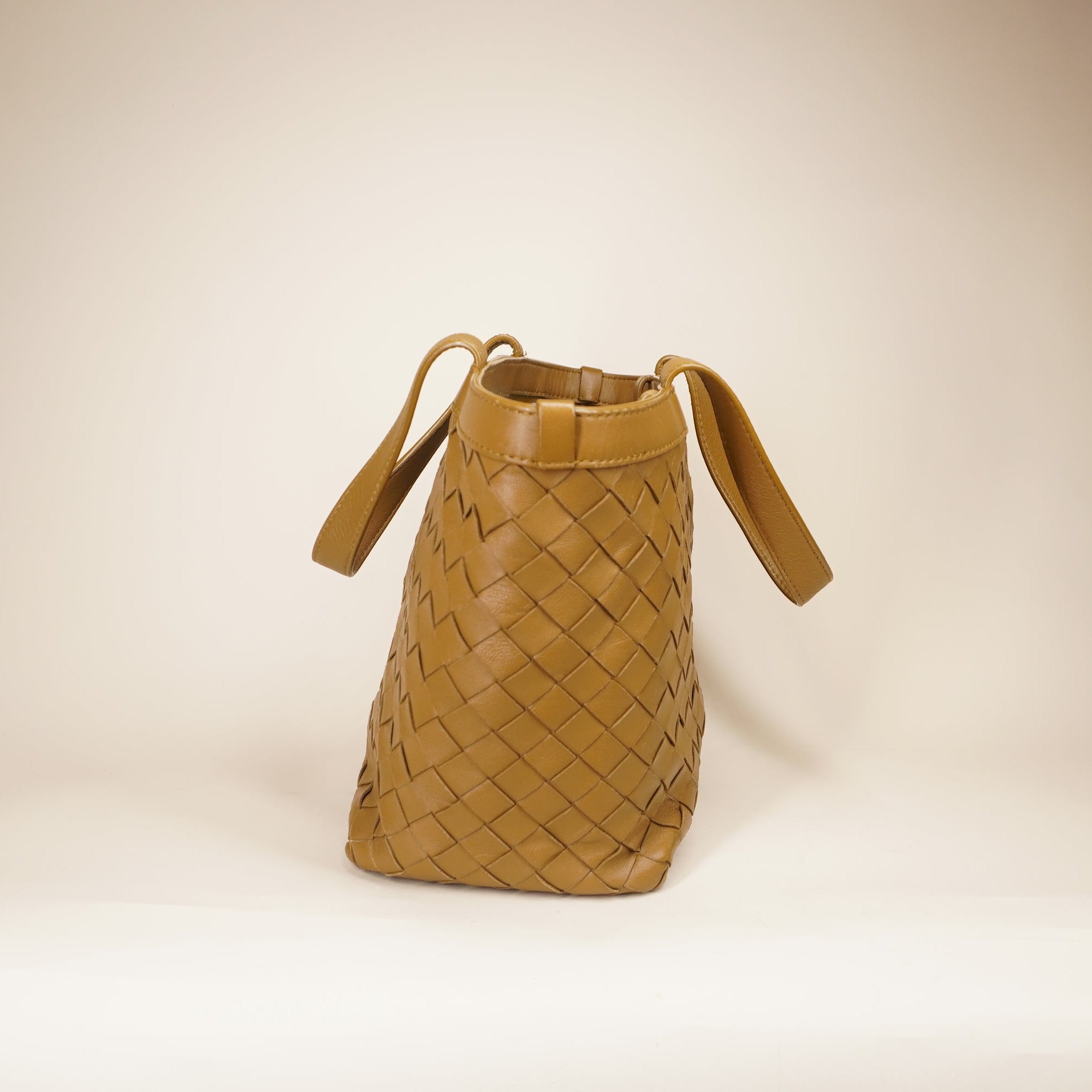 PRE-OWNED Small Flip Flap Tote in Intrecciato Leather Shoulder Bag