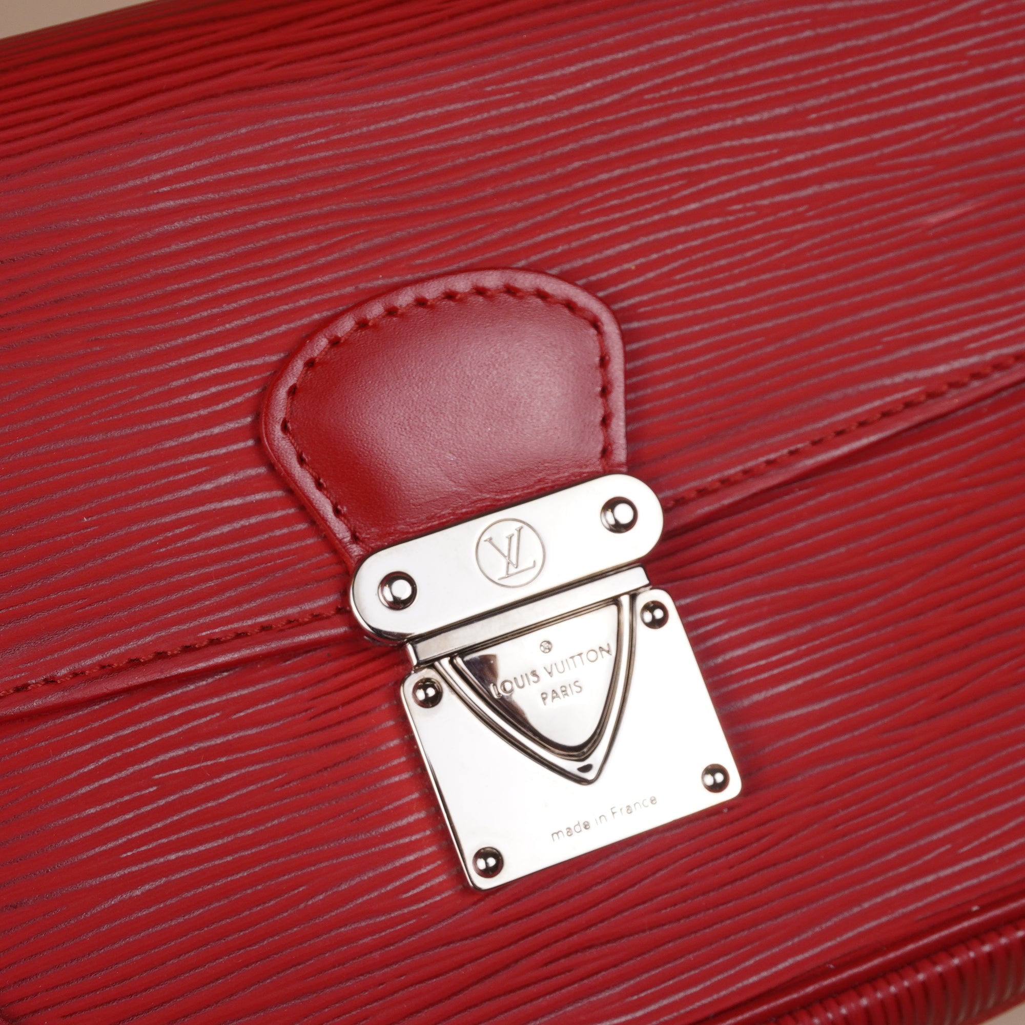PRE-OWNED Rouge Epi Leather Pochette Segur Bag