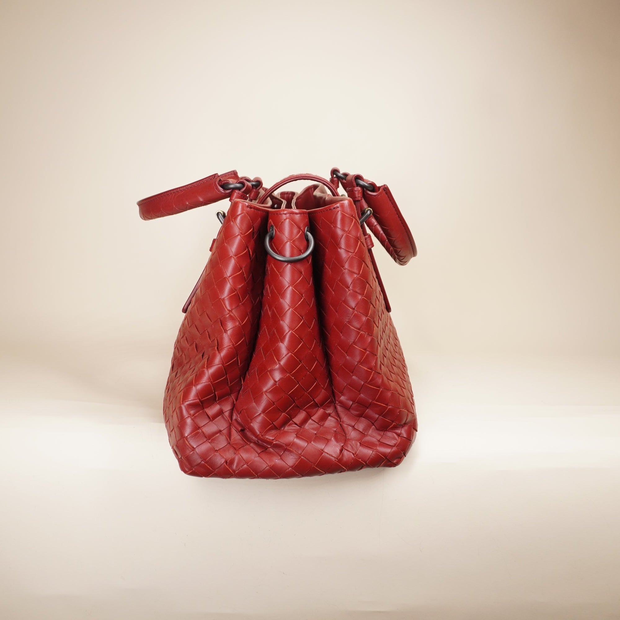 PRE-OWNED Red Intrecciato Leather Smal Roma Shoulder Bag