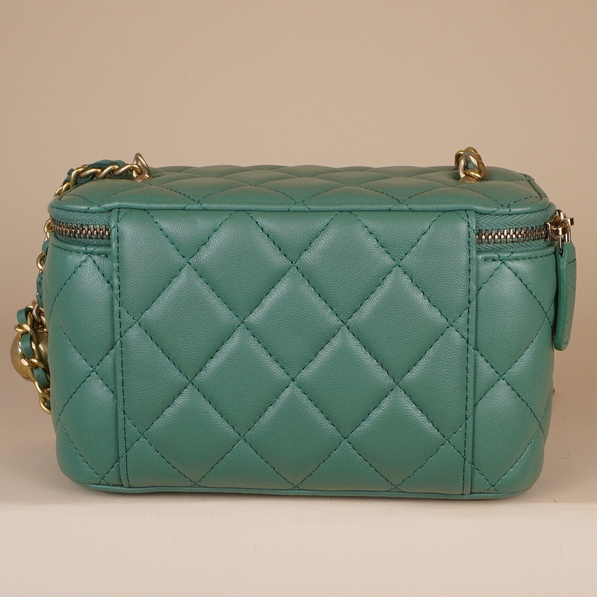 PRE-OWNED CC Small Lambskin Quilted Pearl Crush Green Vanity Case