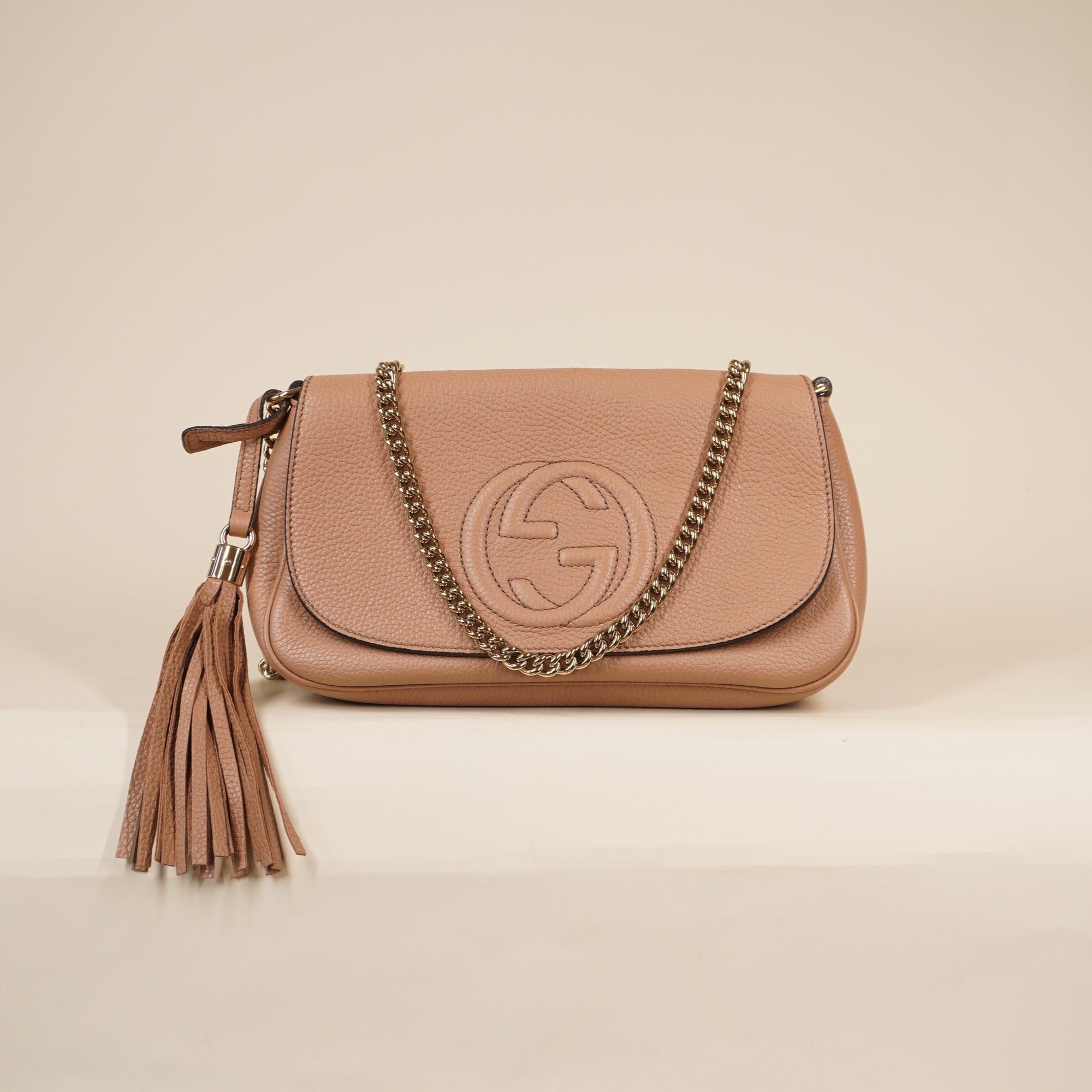 PRE-OWNED Pebbled Calfskin Medium Soho Flap Crossbody Camelia