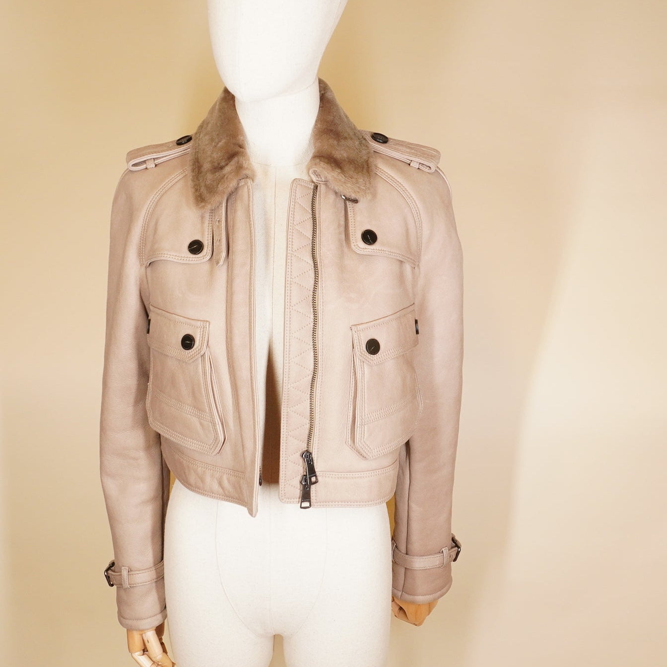 PRE-OWNED Cropped Lambskin Leather Jacket with Fur Collar. SIZE 2 US.