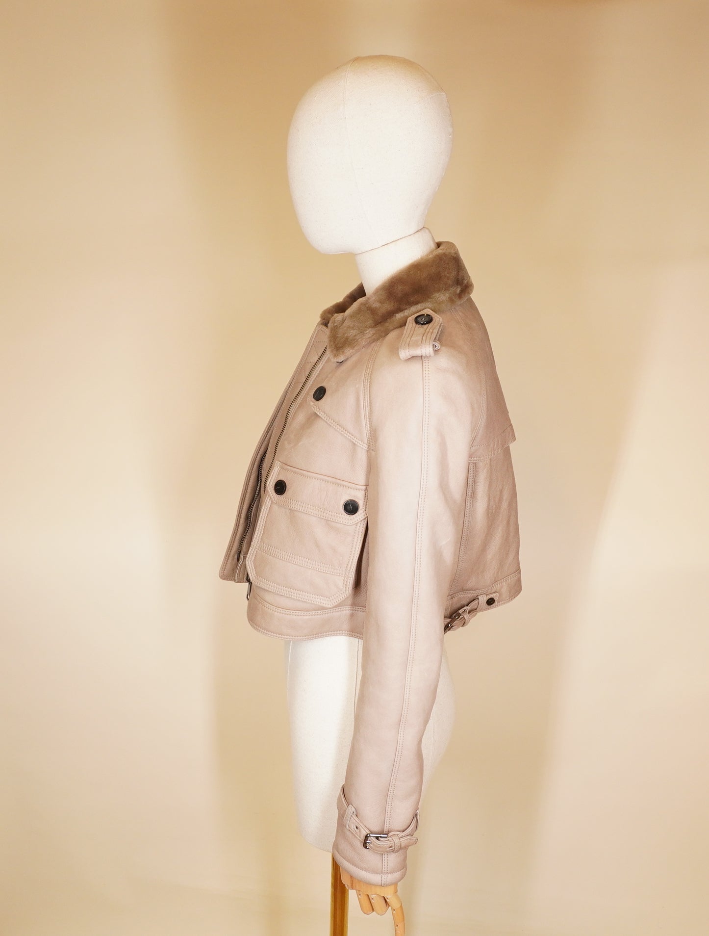 PRE-OWNED Cropped Lambskin Leather Jacket with Fur Collar. SIZE 2 US.