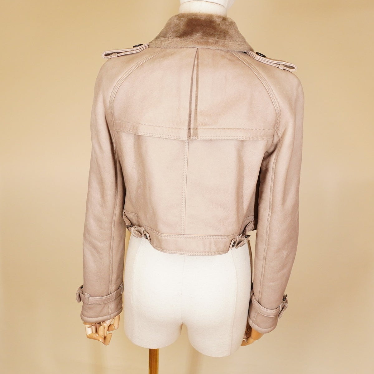 PRE-OWNED Cropped Lambskin Leather Jacket with Fur Collar. SIZE 2 US.