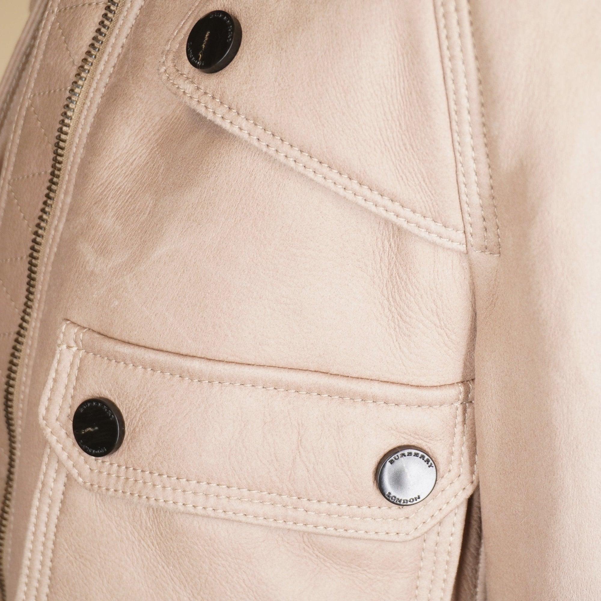 PRE-OWNED Cropped Lambskin Leather Jacket with Fur Collar. SIZE 2 US.