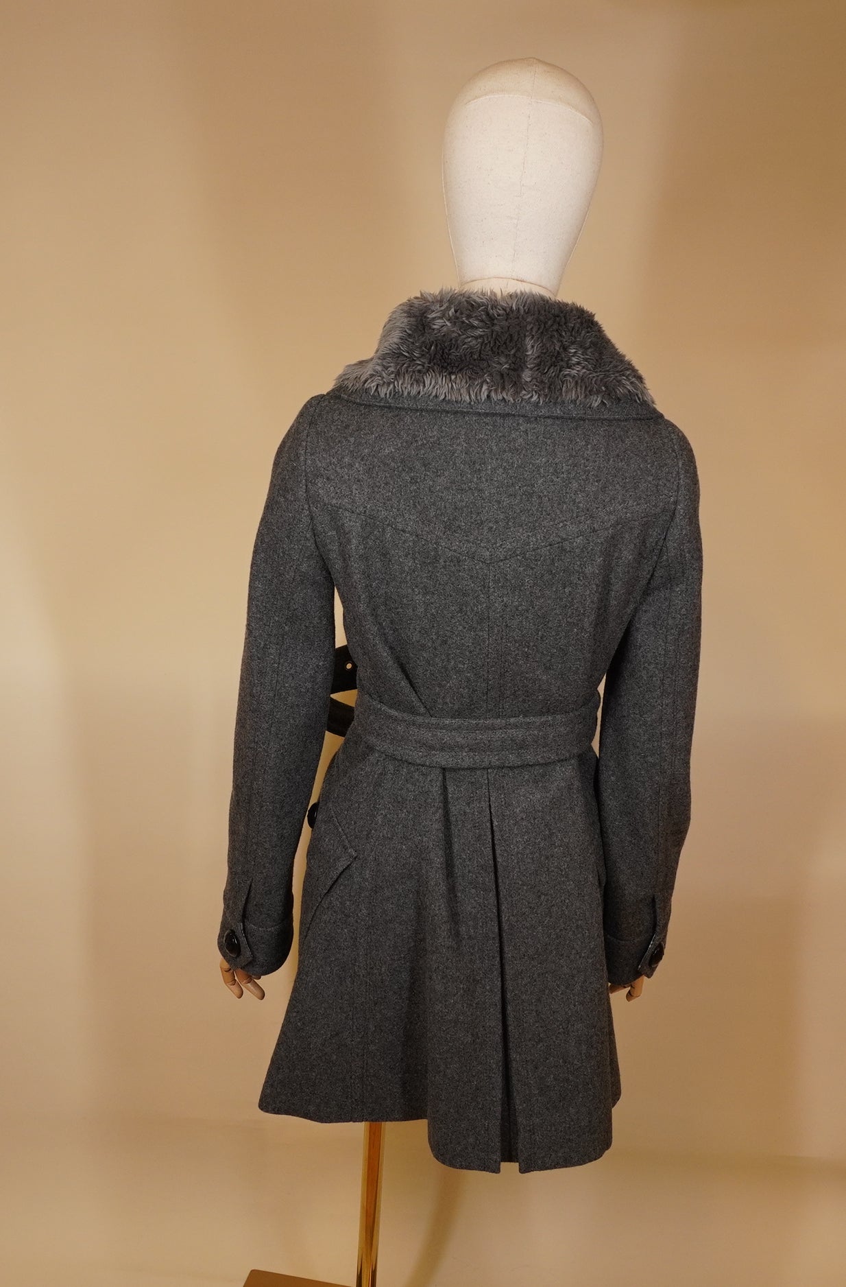 PRE-OWNED Wool Belted Coat with Faux Fur Collar, SIZE 38.