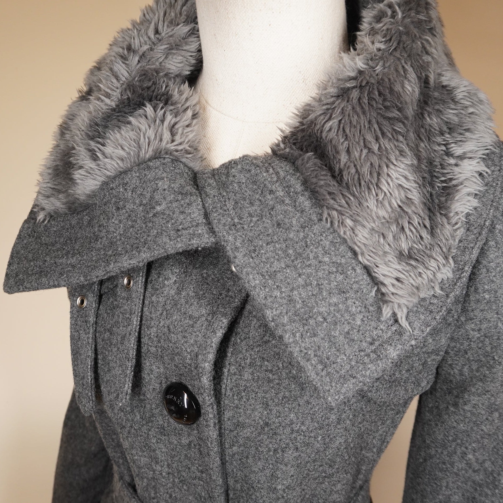 PRE-OWNED Wool Belted Coat with Faux Fur Collar, SIZE 38.