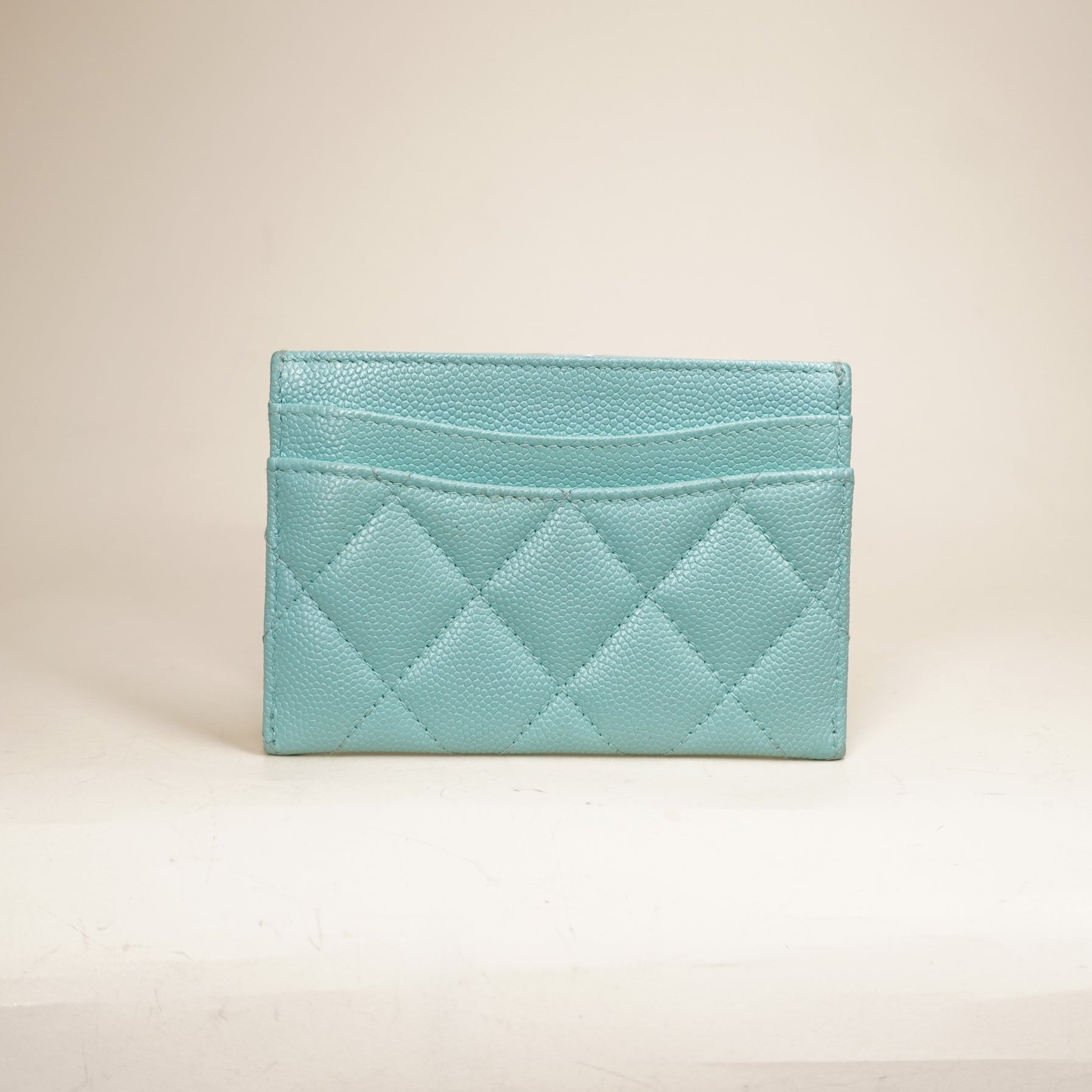 PRE-OWNED CC Caviar Quilted Card Holder Light Blue