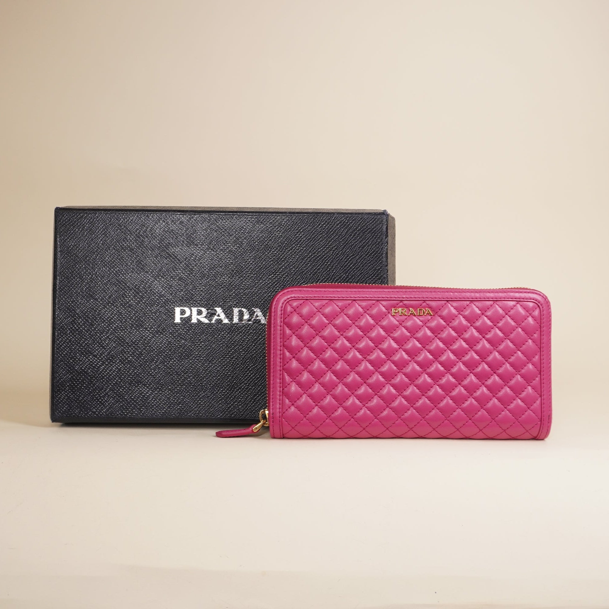 PRE-OWNED Continental Pink Leather Zippy Wallet