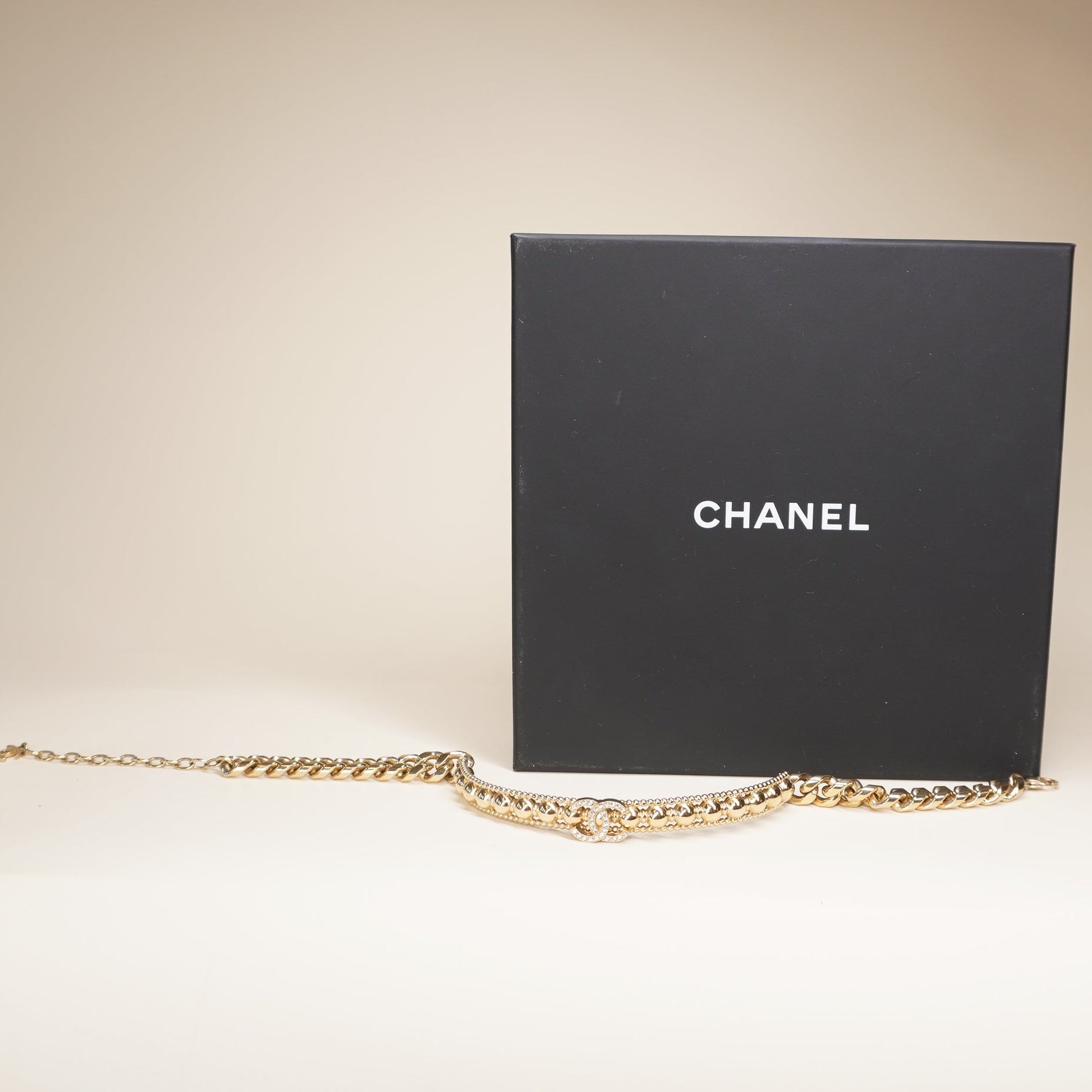 PRE-OWNED Coco Mark Rhinestone Strass Choker Golden