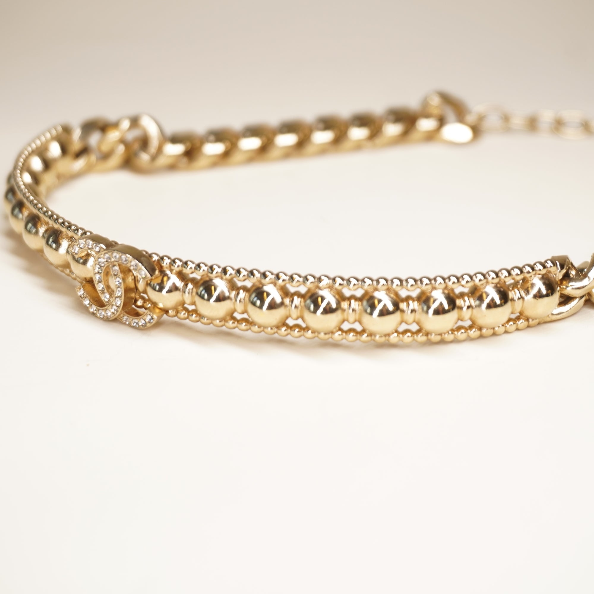 PRE-OWNED Coco Mark Rhinestone Strass Choker Golden