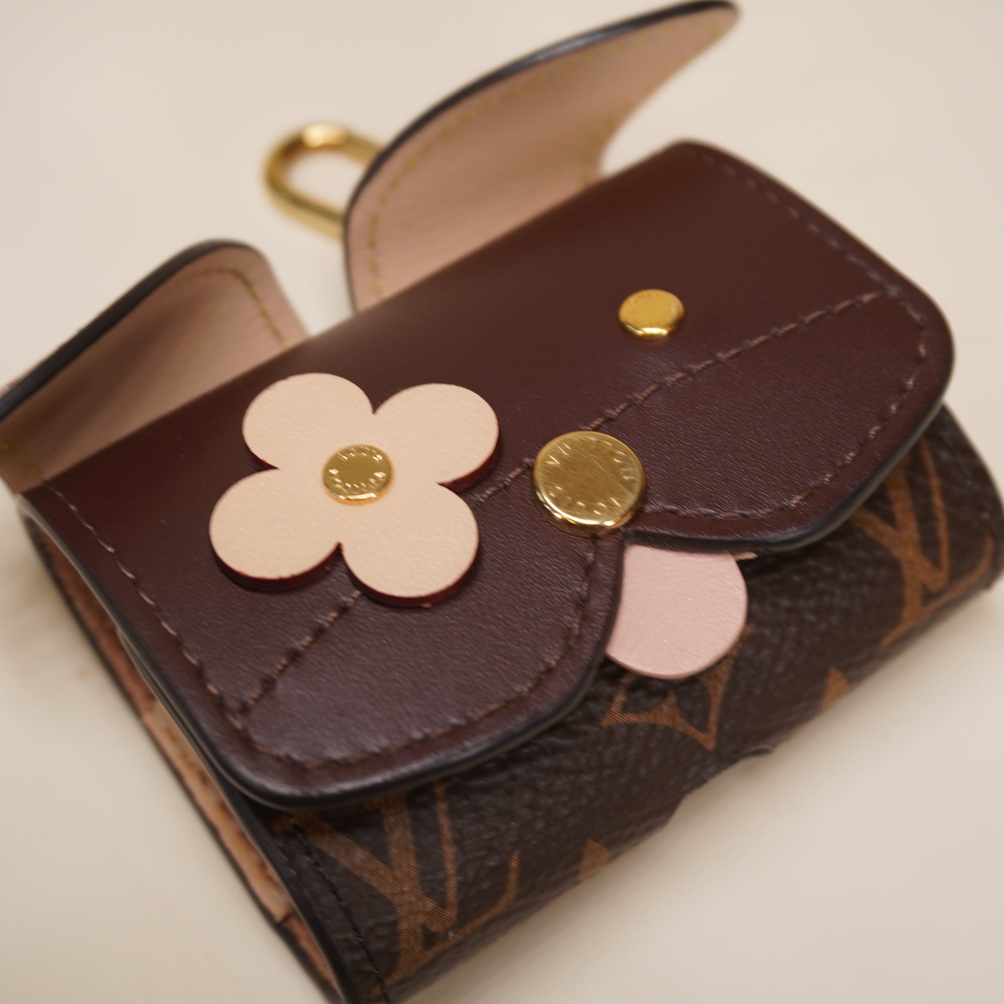  LV Monogram Dog Earpods Case