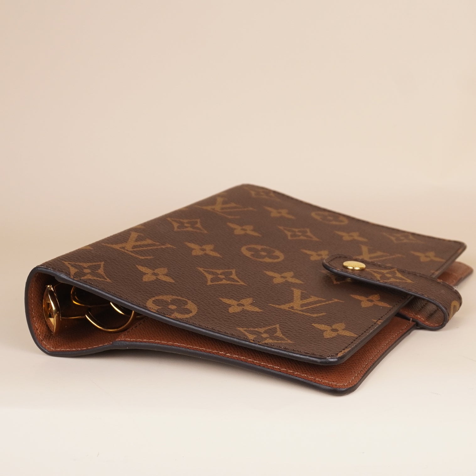 PRE-OWNED LV Monogram Medium Ring Agenda Cover