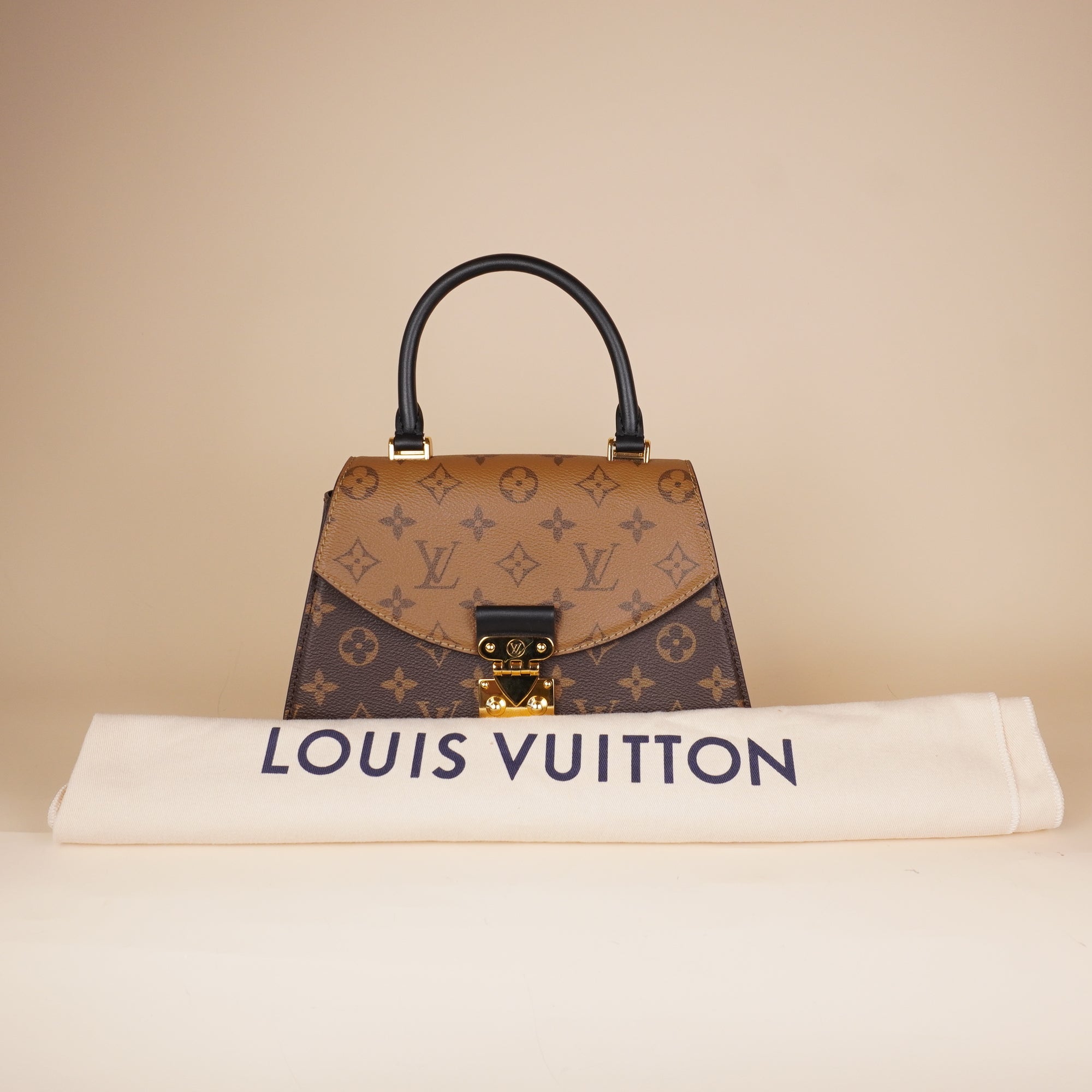 PRE-OWNED LV Reverse Monogram Tilsitt