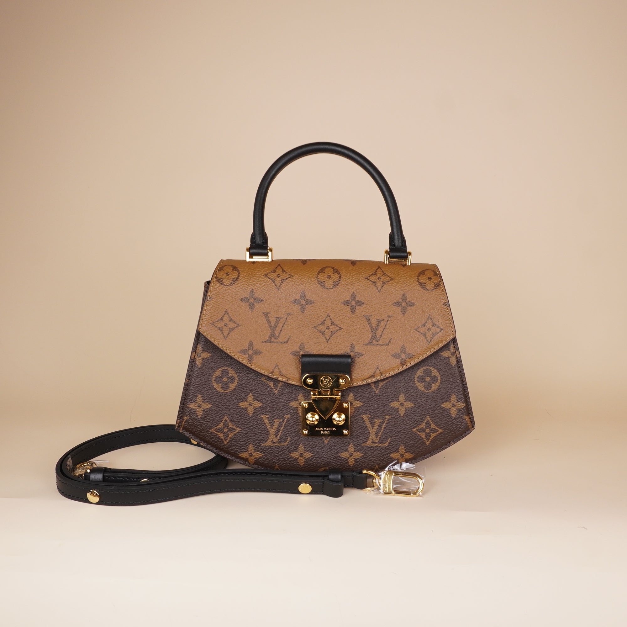 PRE-OWNED LV Reverse Monogram Tilsitt