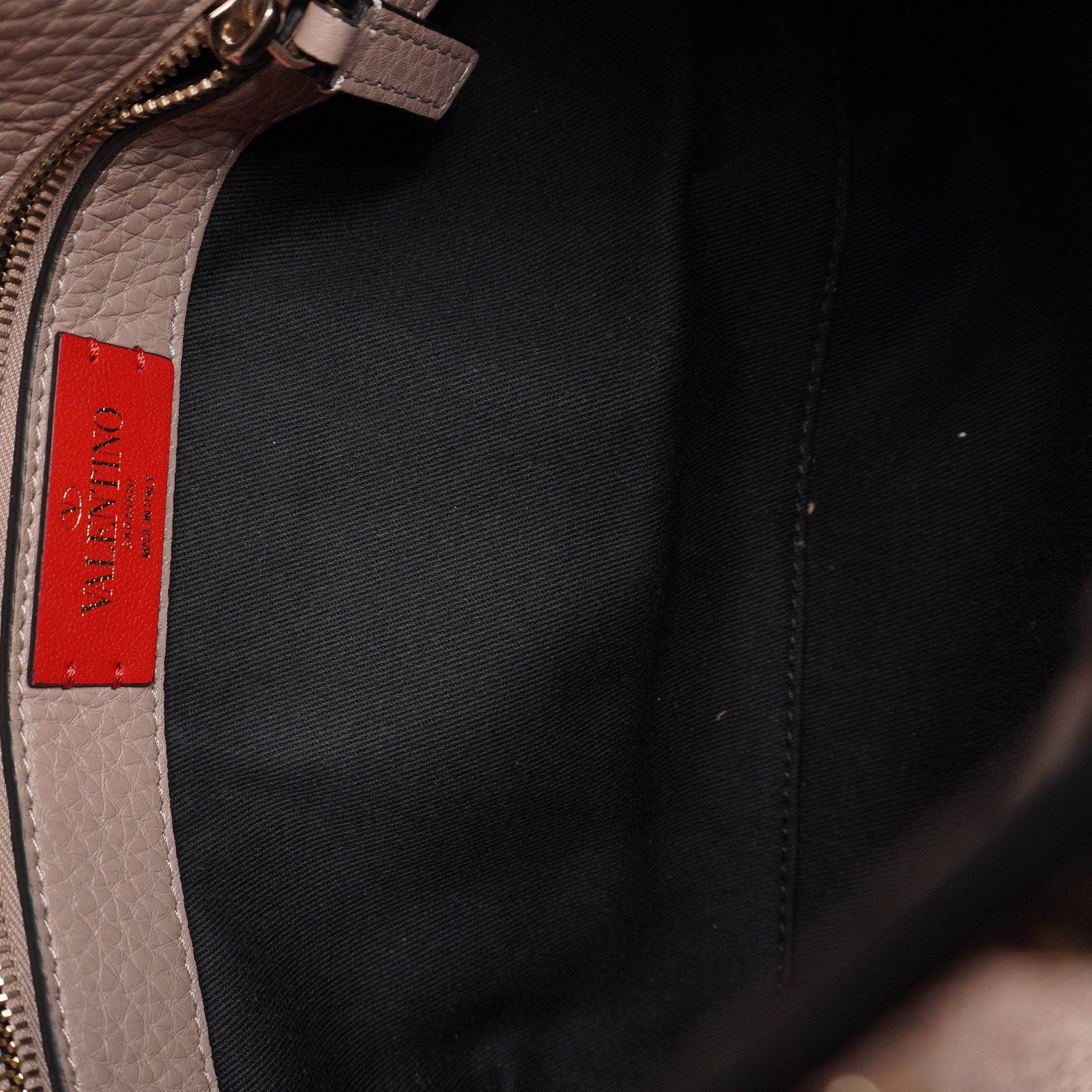 PRE-OWNED Pebbled Calfskin Small Rockstud Flip Lock Hobo Shoulder Bag