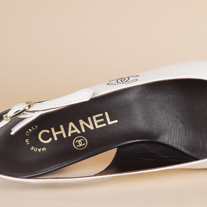 PRE-OWNED Calfskin Cap Toe CC Slingback Pumps Size 38