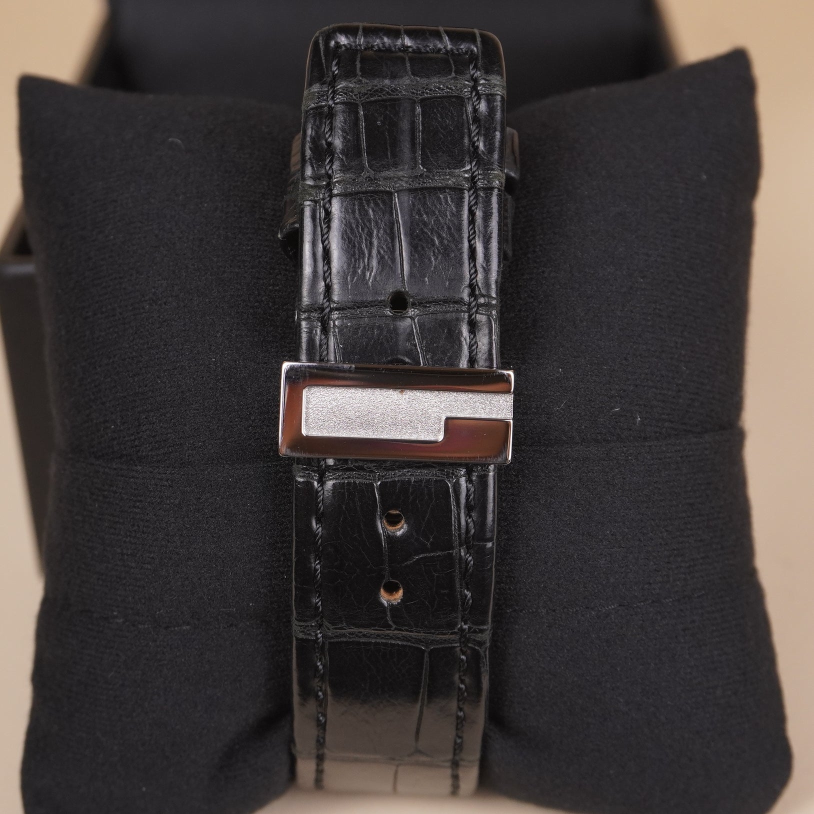 PRE-OWNED GG Silver Watch Black Lizard Strap