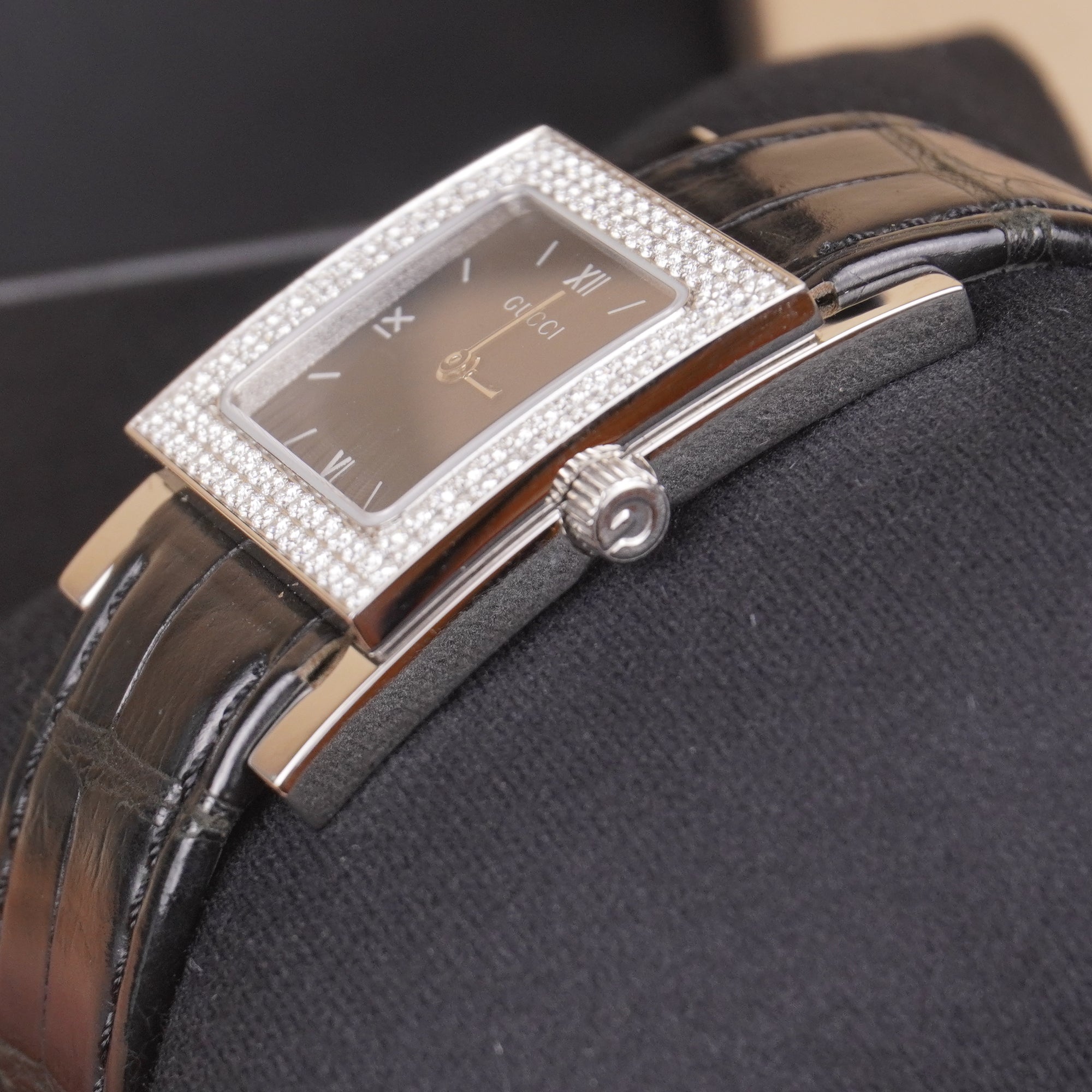 PRE-OWNED GG Silver Watch Black Lizard Strap