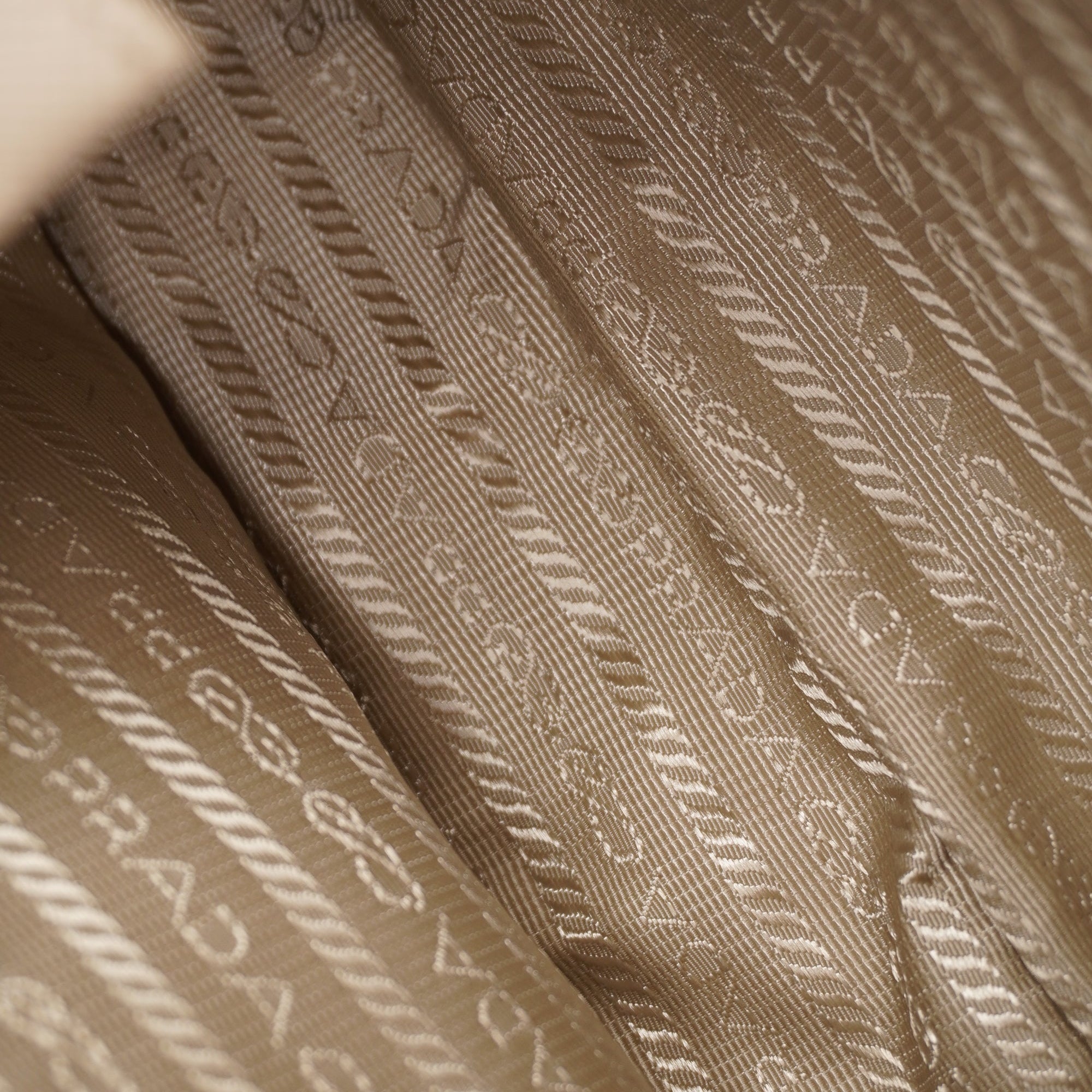 PRE-OWNED Re-Edition 1995 Chaîne Re-Nylon Shoulder Bag