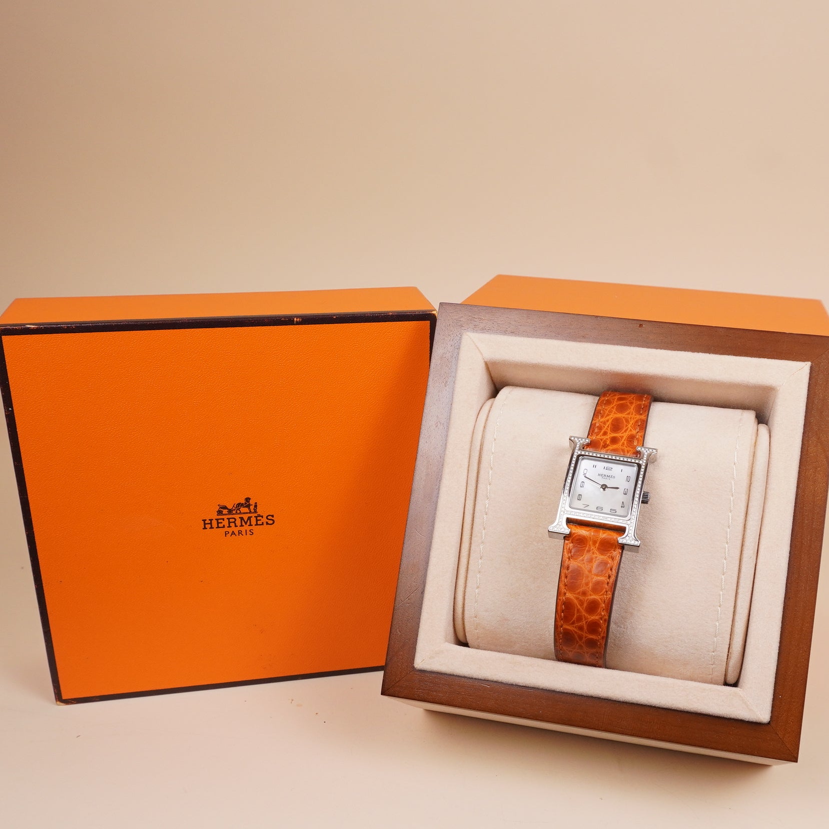 PRE-OWNED Heure H Wristwatch HH1.235