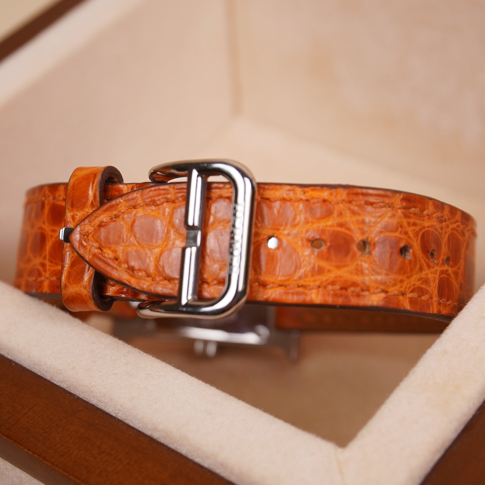 PRE-OWNED Heure H Wristwatch HH1.235